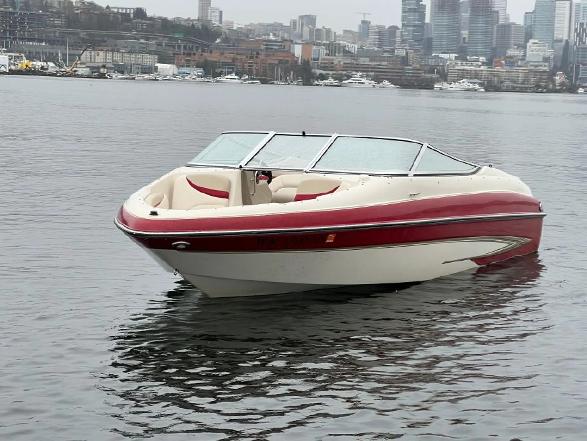 Fast and Fun 20' Glastron Bowrider on Lake Union/Lake Washington
