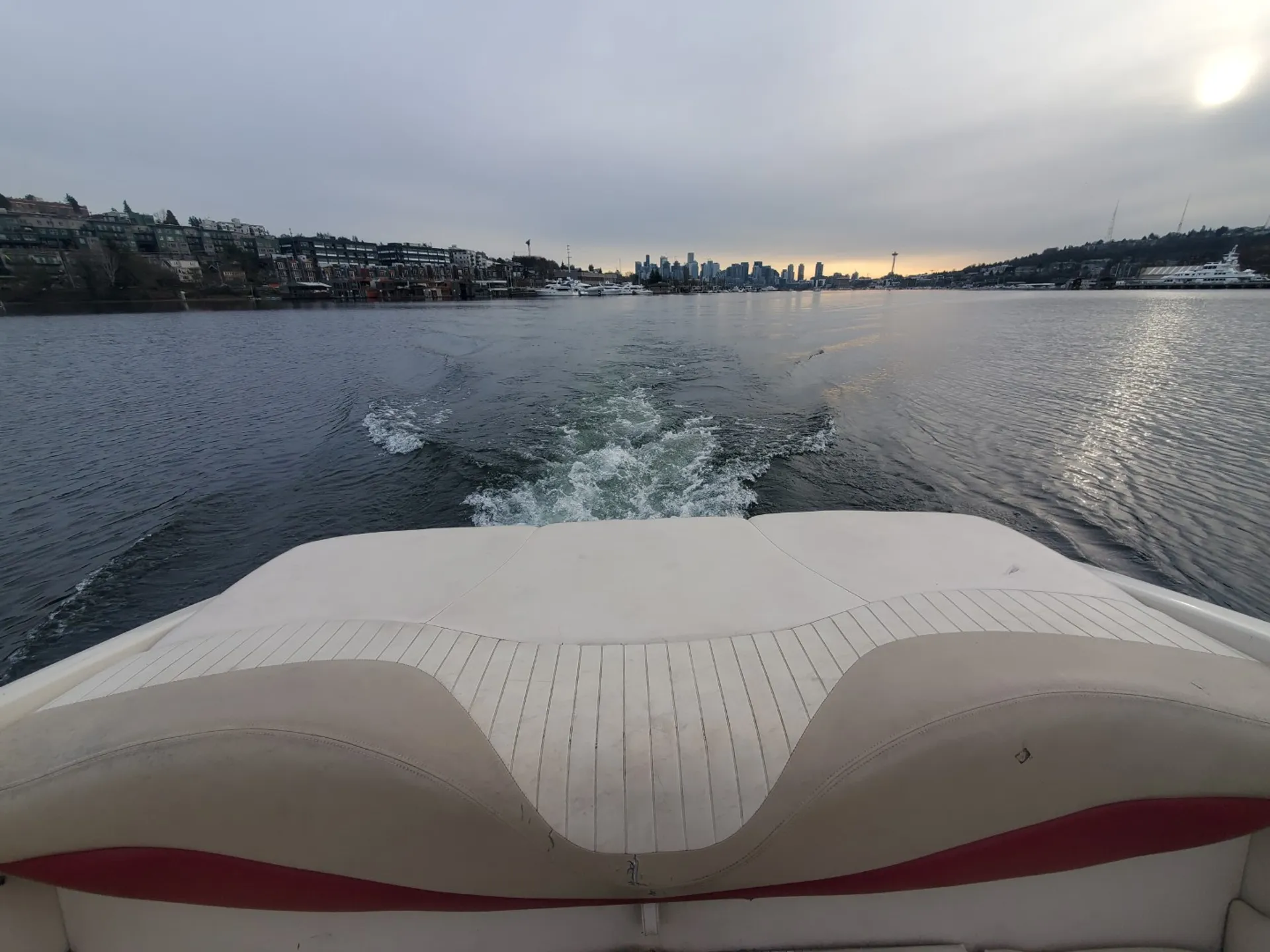 Fast and Fun 20' Glastron Bowrider on Lake Union/Lake Washington