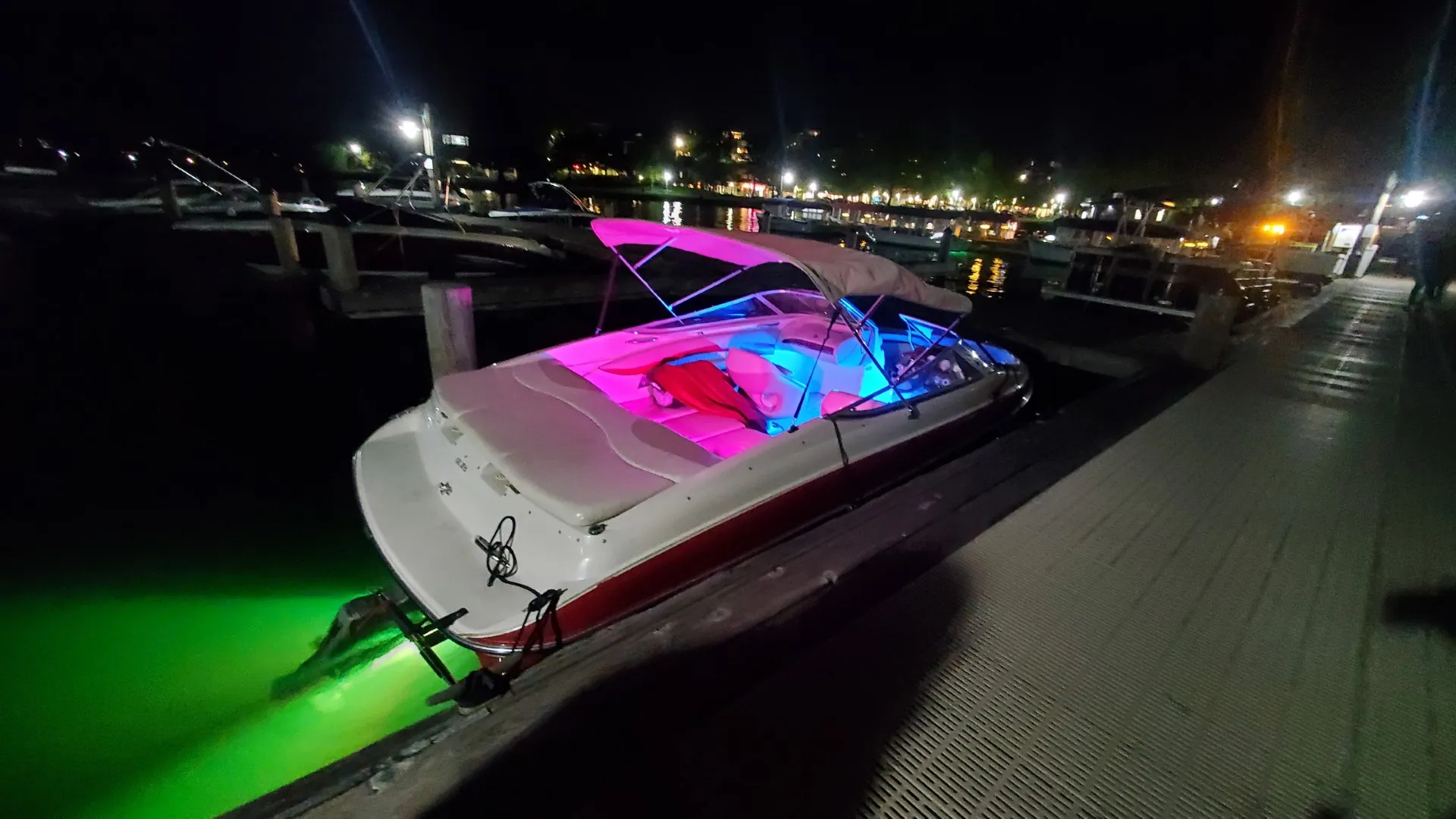 Fast and Fun 20' Glastron Bowrider on Lake Union/Lake Washington