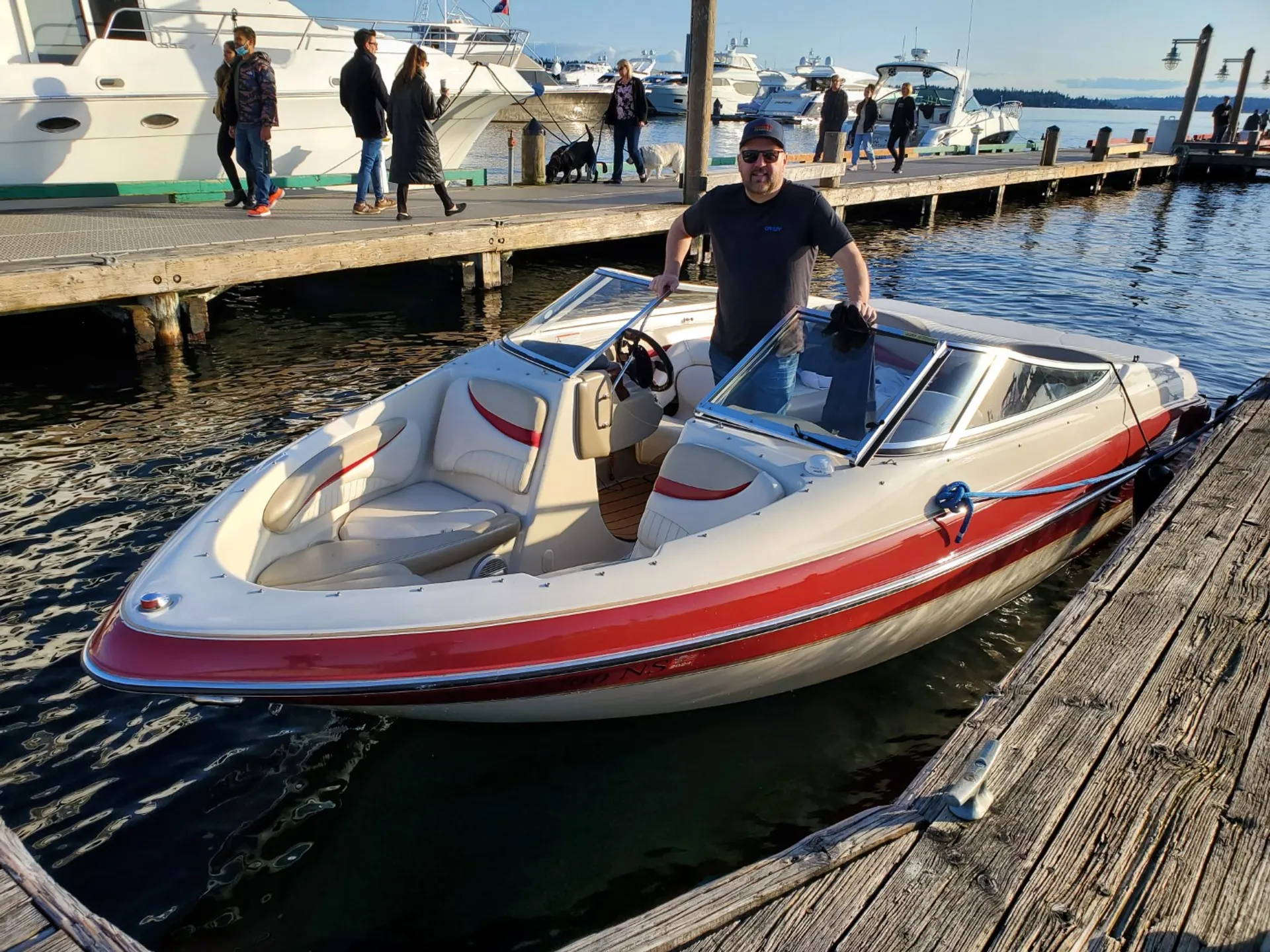 Fast and Fun 20' Glastron Bowrider on Lake Union/Lake Washington