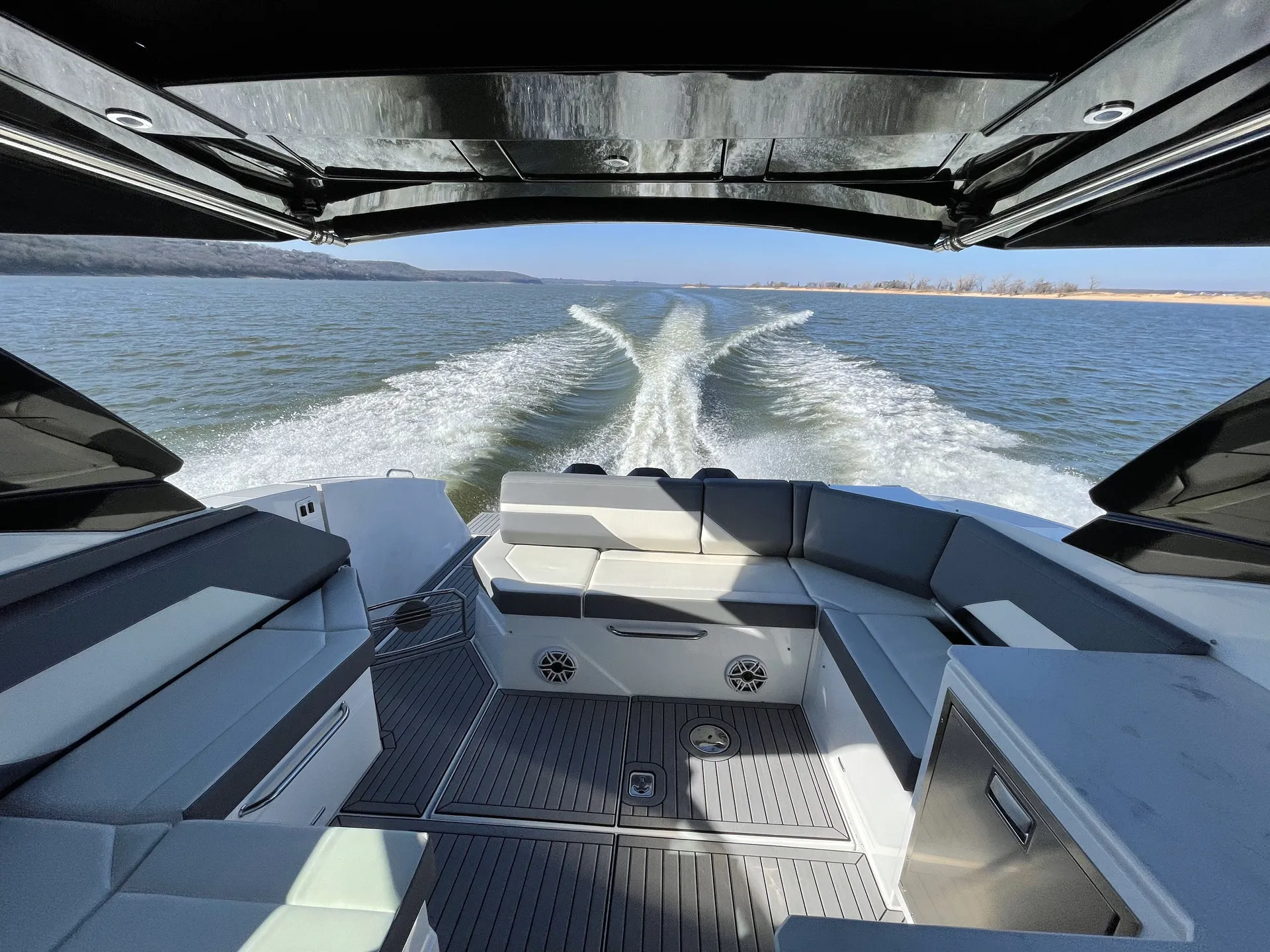 *Female Owned*-Manhattan #1 Luxury Yacht- 12 Passengers 