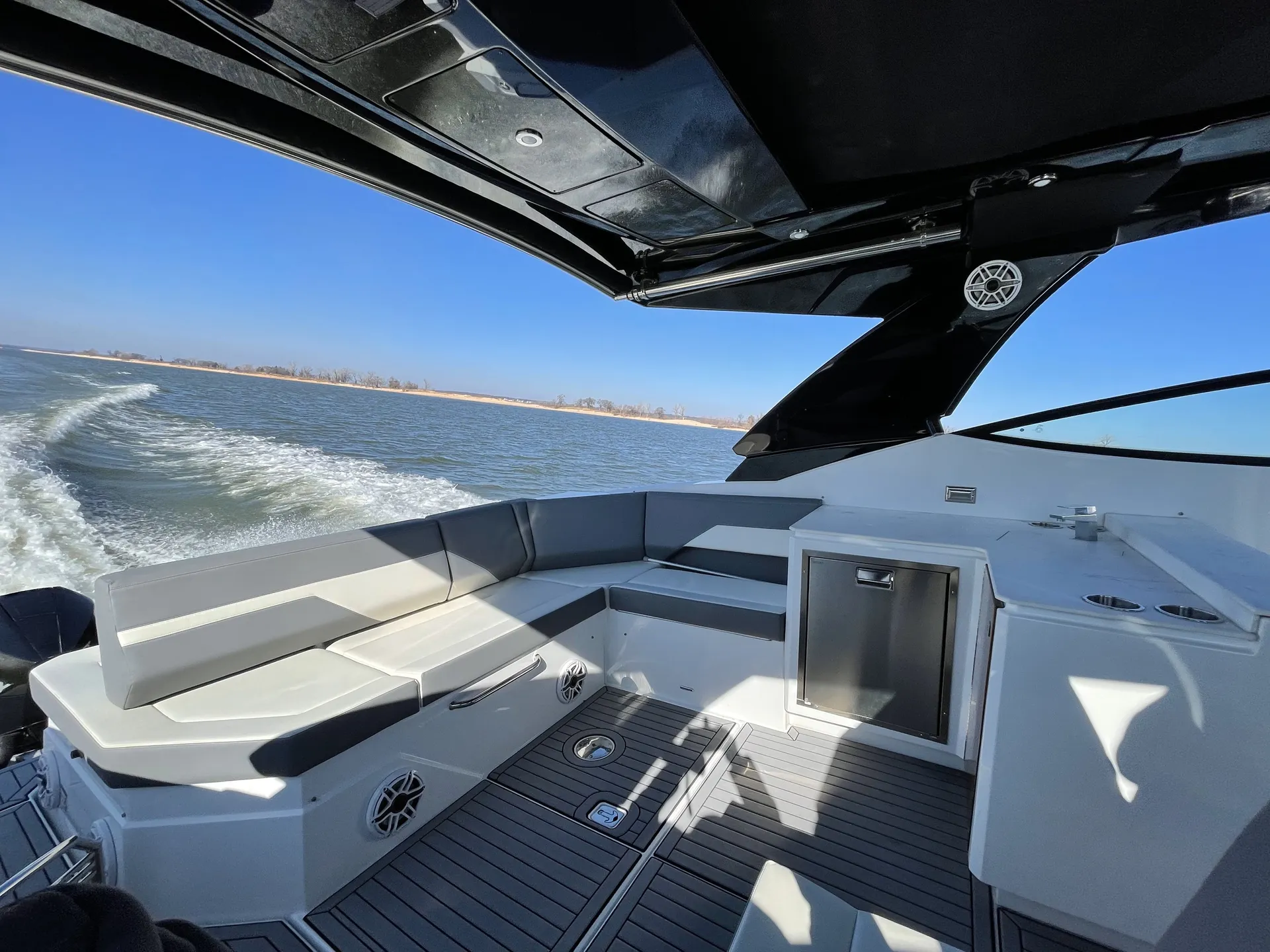 *Female Owned*-Manhattan #1 Luxury Yacht- 12 Passengers 