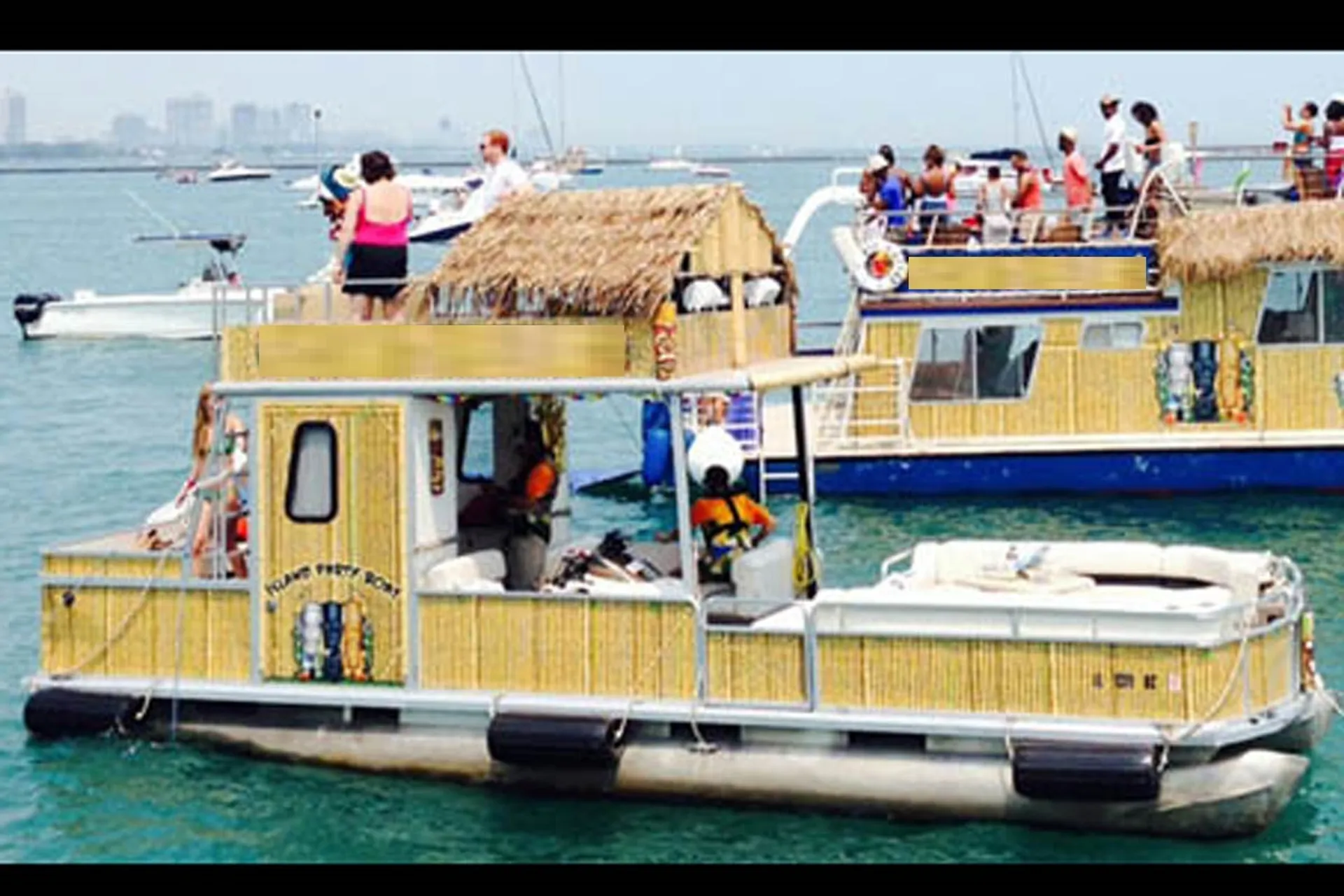 Sun Tracker by Tracker Marine Party Cruiser 32 Signature IO in Chicago, IL — photo 4