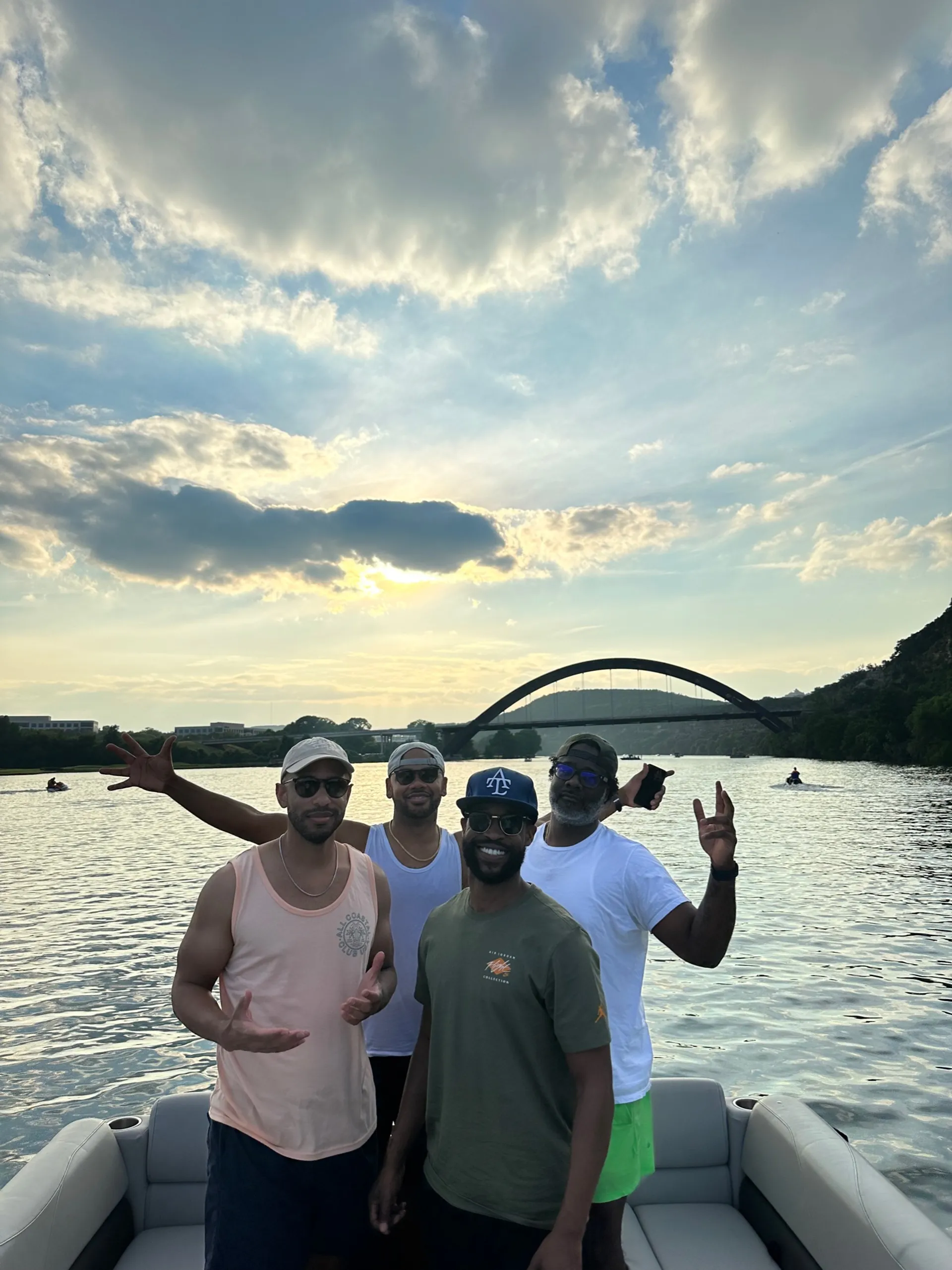 luxury Avalon pontoon Boat Cruise! Perfect for parties/families🎊🥂☀️