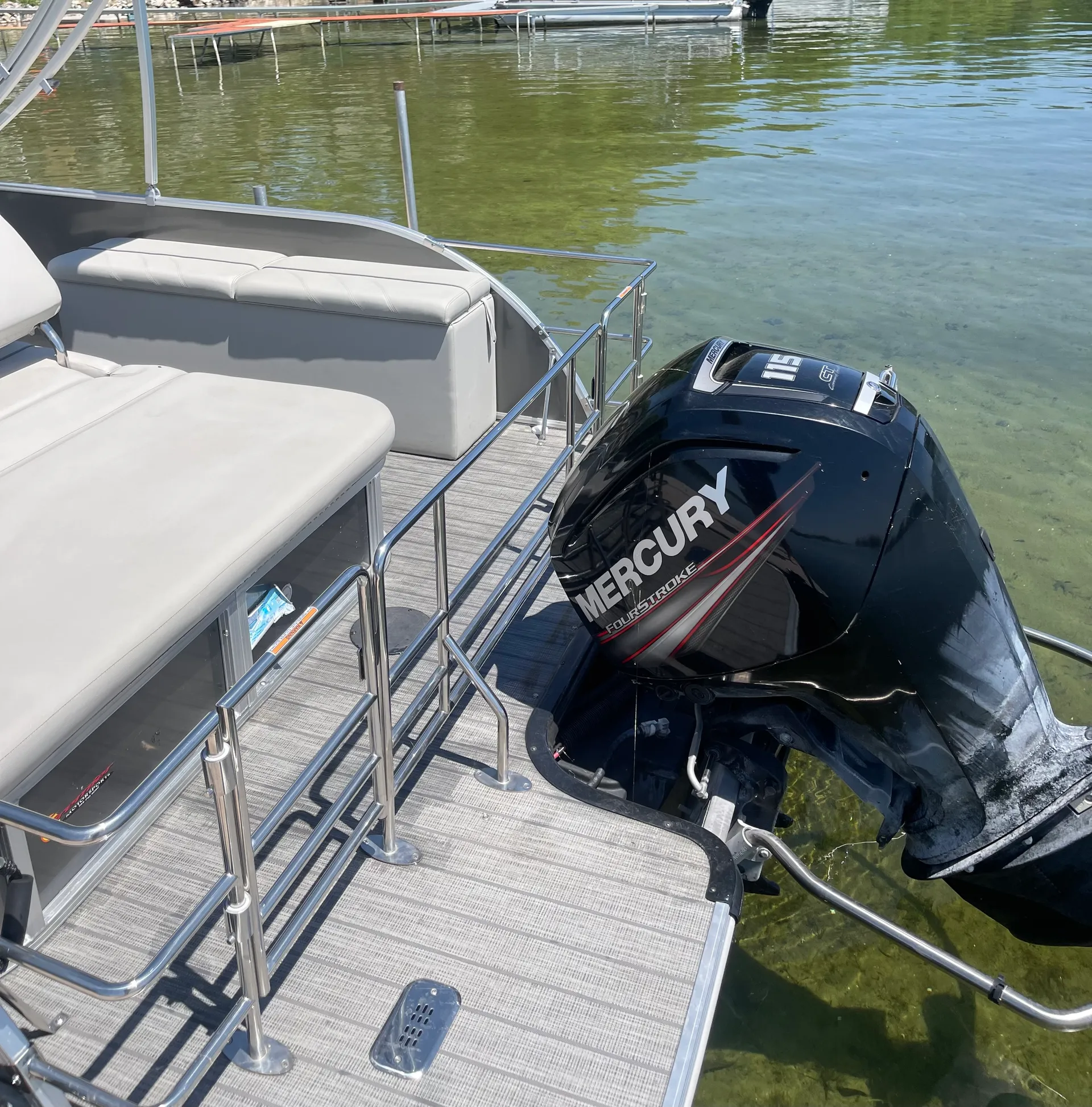 SYLVAN MARINE 8524 MIRAGE LZ in Middleville, MI — photo 3