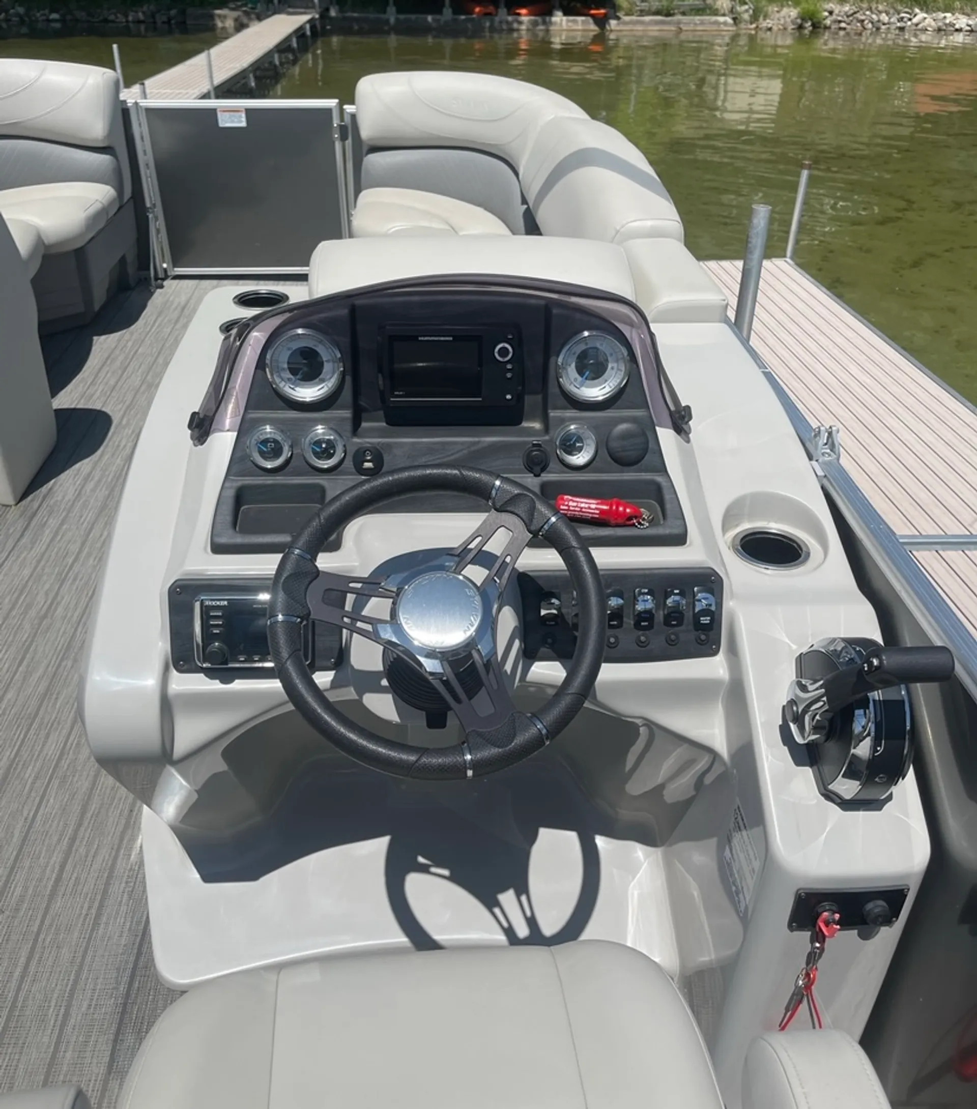 SYLVAN MARINE 8524 MIRAGE LZ in Middleville, MI — photo 5