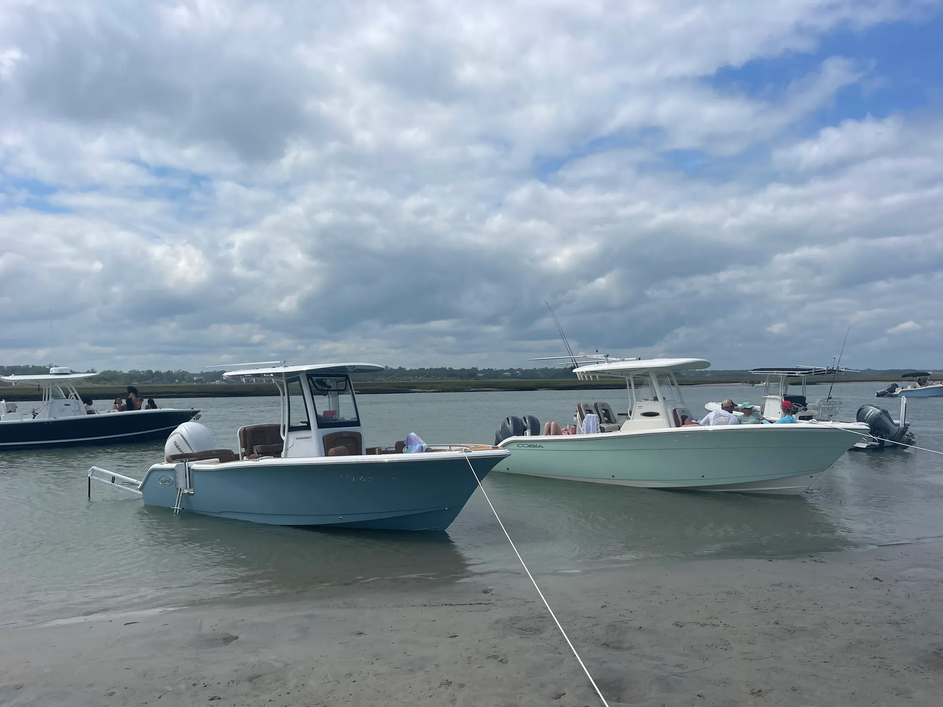 BEAUTIFUL NEW 24’ Sea Hunt Ultra W/Captain & Fuel- Seats 6