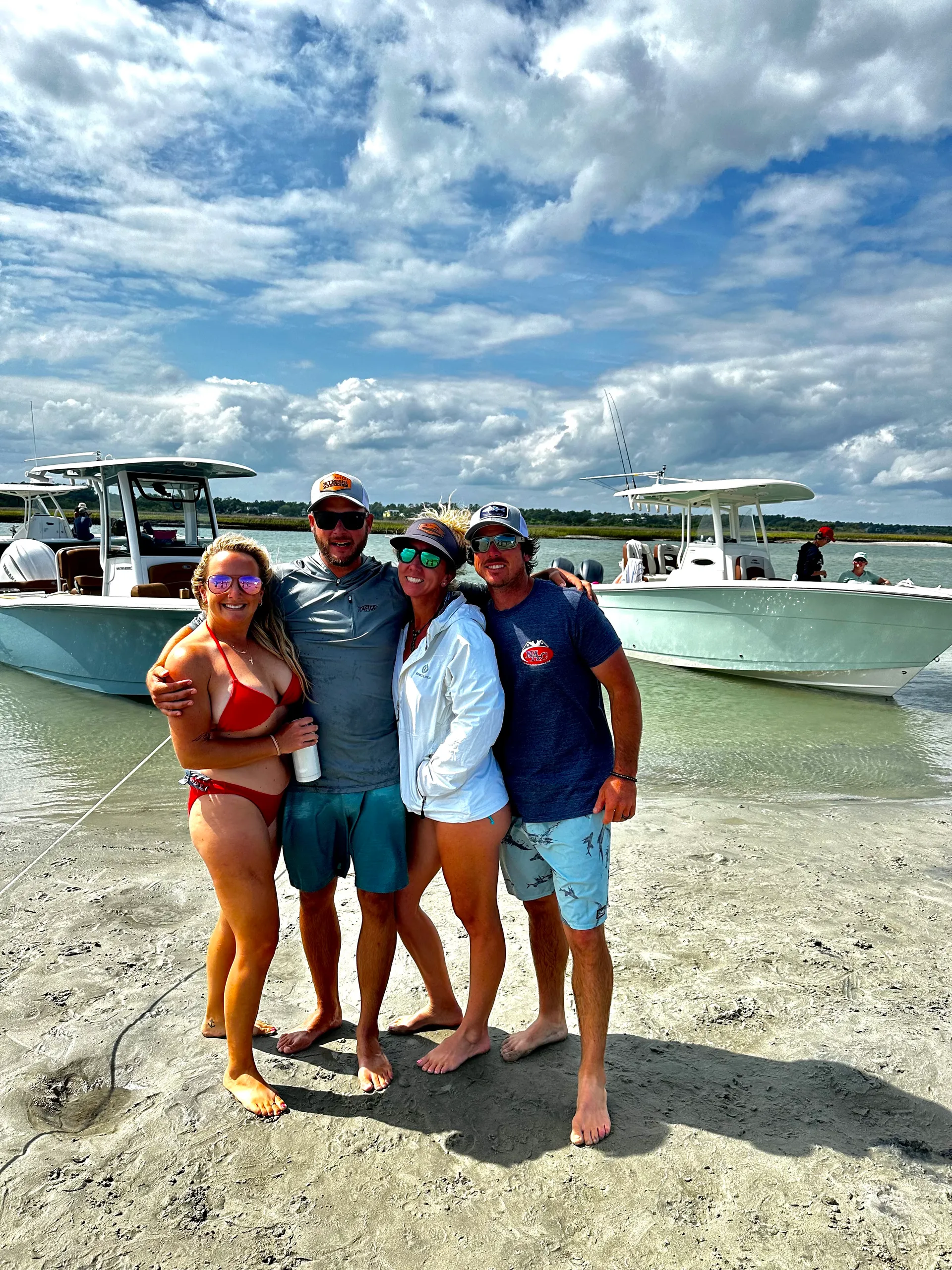 BEAUTIFUL NEW 24’ Sea Hunt Ultra W/Captain & Fuel- Seats 6