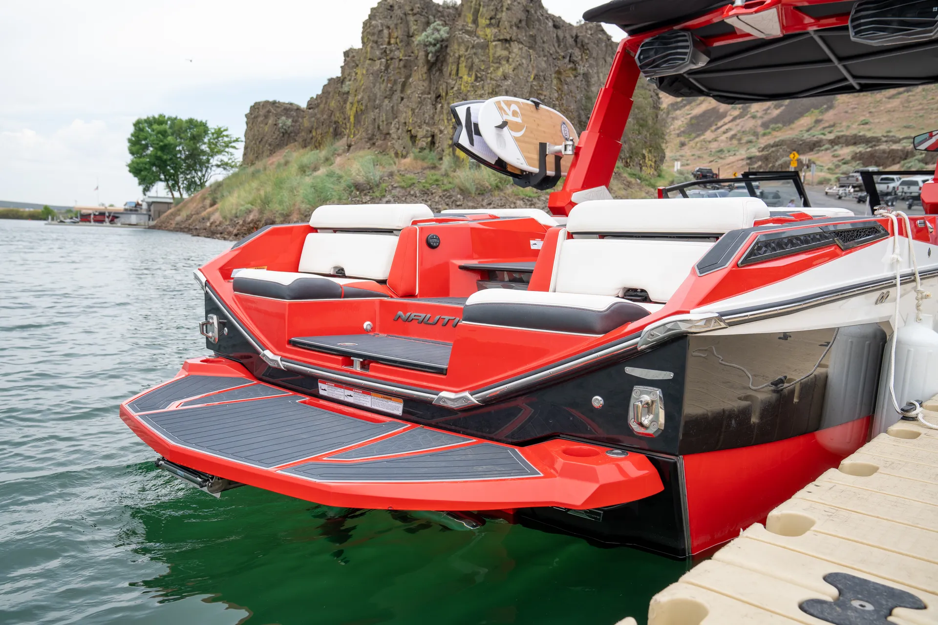 Fully loaded G25 Paragon Surf Boat