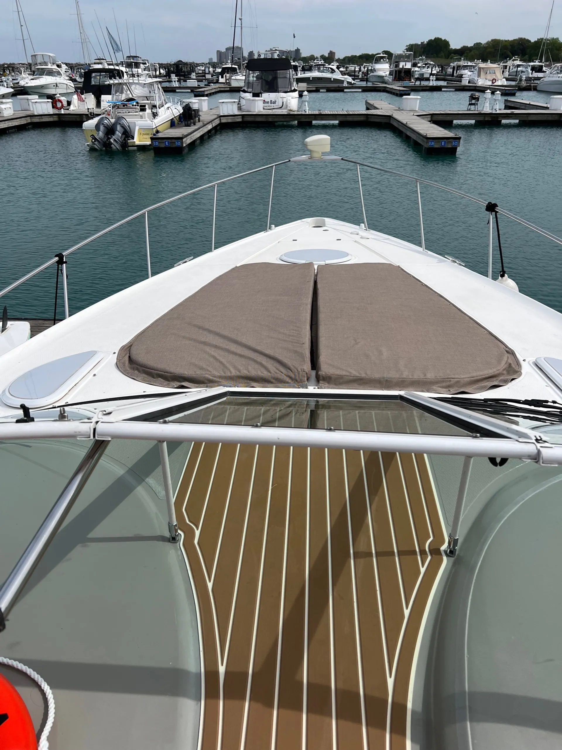 40ft Luxury Yacht Cruise – Beautiful & Spacious Charter in Chicago  