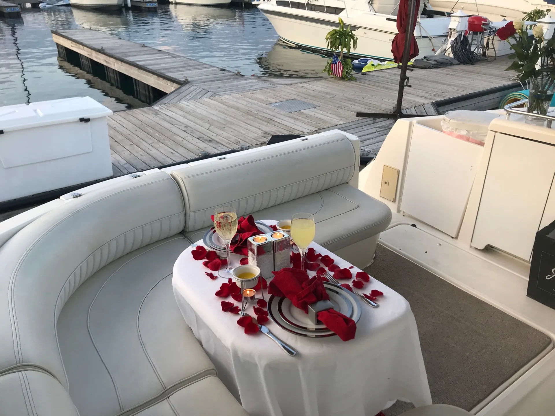 40ft Luxury Yacht Cruise – Beautiful & Spacious Charter in Chicago  