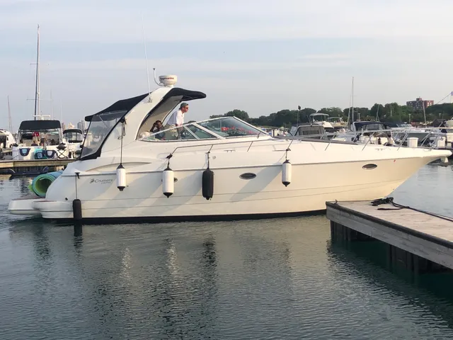 Rent a Cruisers Yachts cruiser in Chicago, IL near me