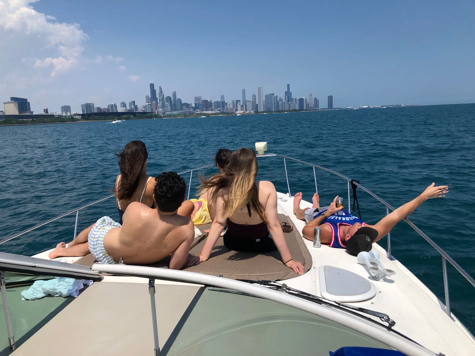 40ft Luxury Yacht Cruise – Beautiful & Spacious Charter in Chicago  