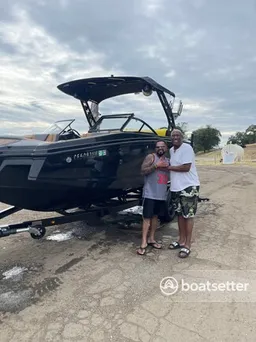 22' HEYDAY WAKE/SURF BOAT!!