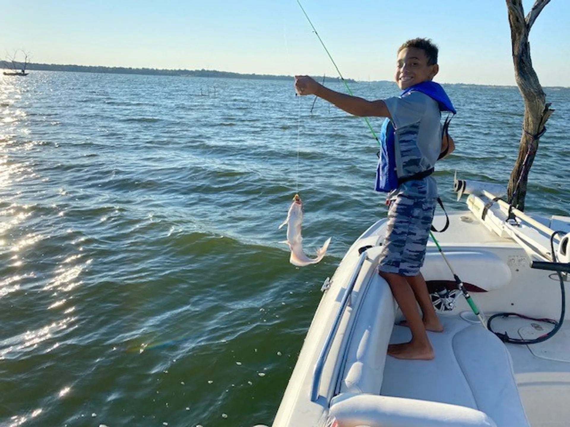 Tahoe By Tracker Marine 215 CC 225 DFI in Richardson, TX — photo 5