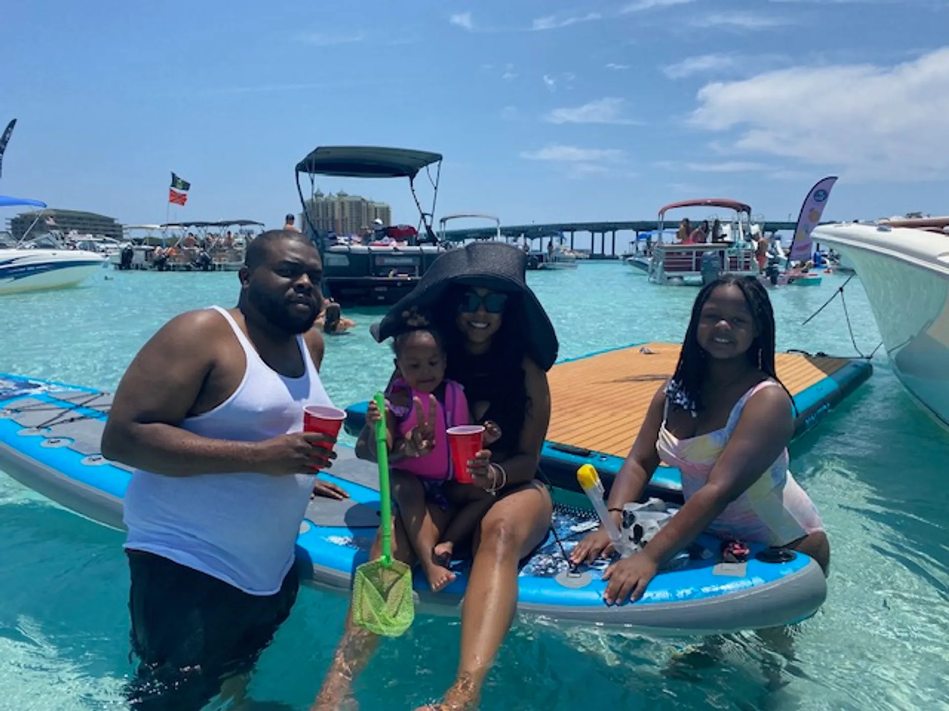 Tiki Themed Hula-Mama 30 ft pontoon 2slides 150 HP Fuel Included 