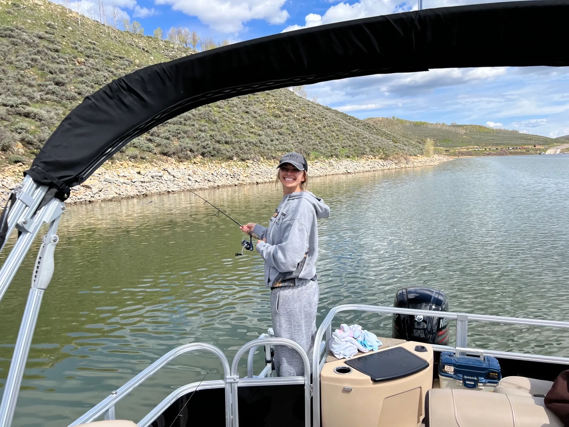 Pontoon Boat. 20 foot, 90 horse. Multi-day discount!