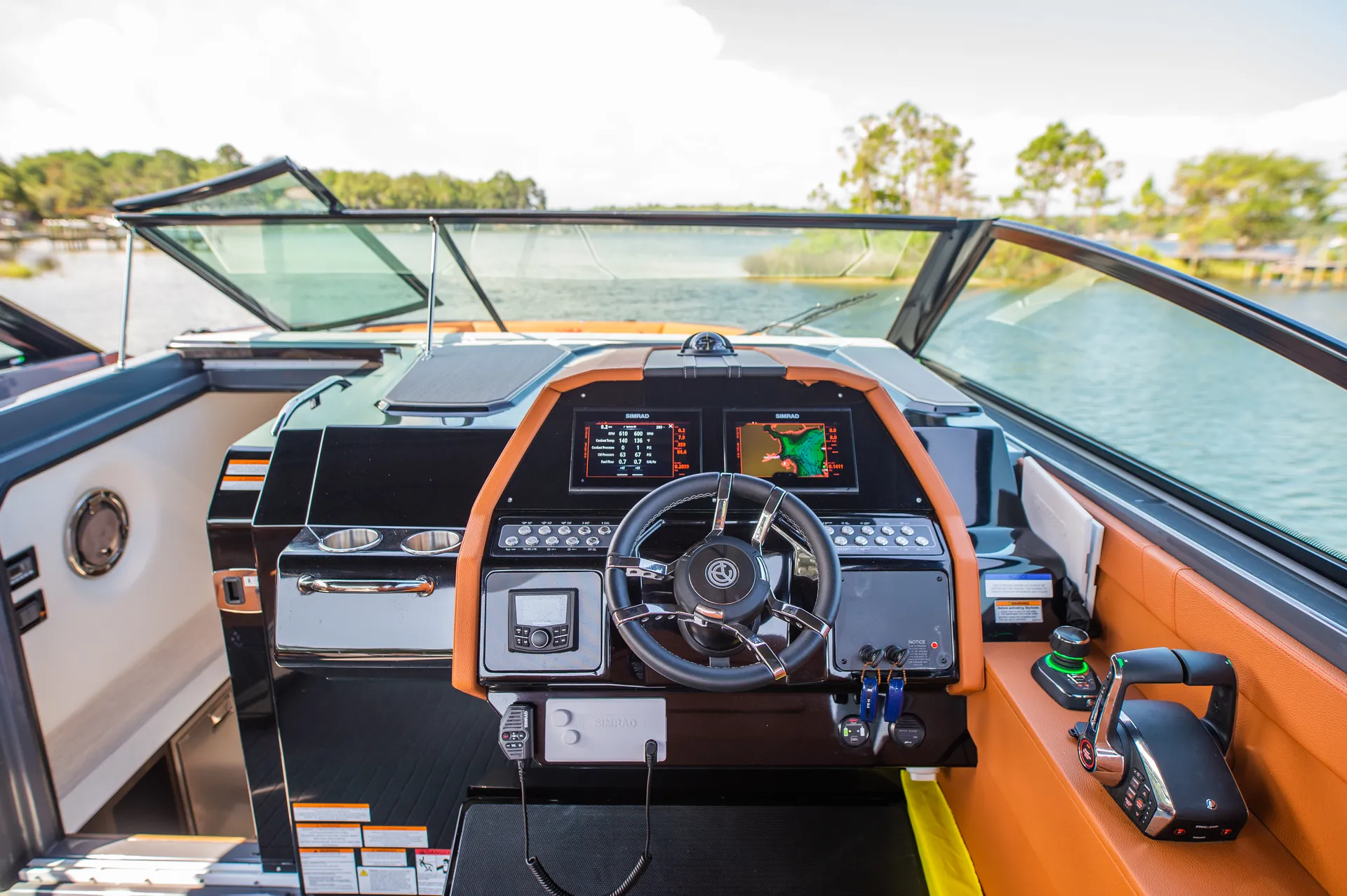 BRAND NEW South Beach Edition Cruisers 34 GLS Day Cruiser