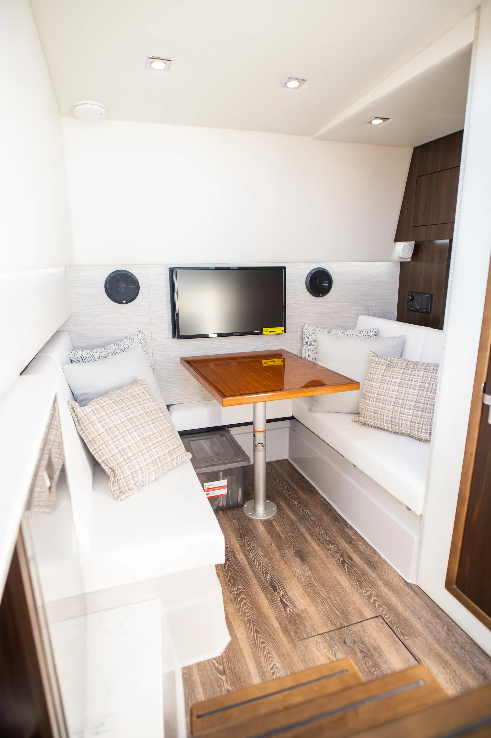 BRAND NEW South Beach Edition Cruisers 34 GLS Day Cruiser