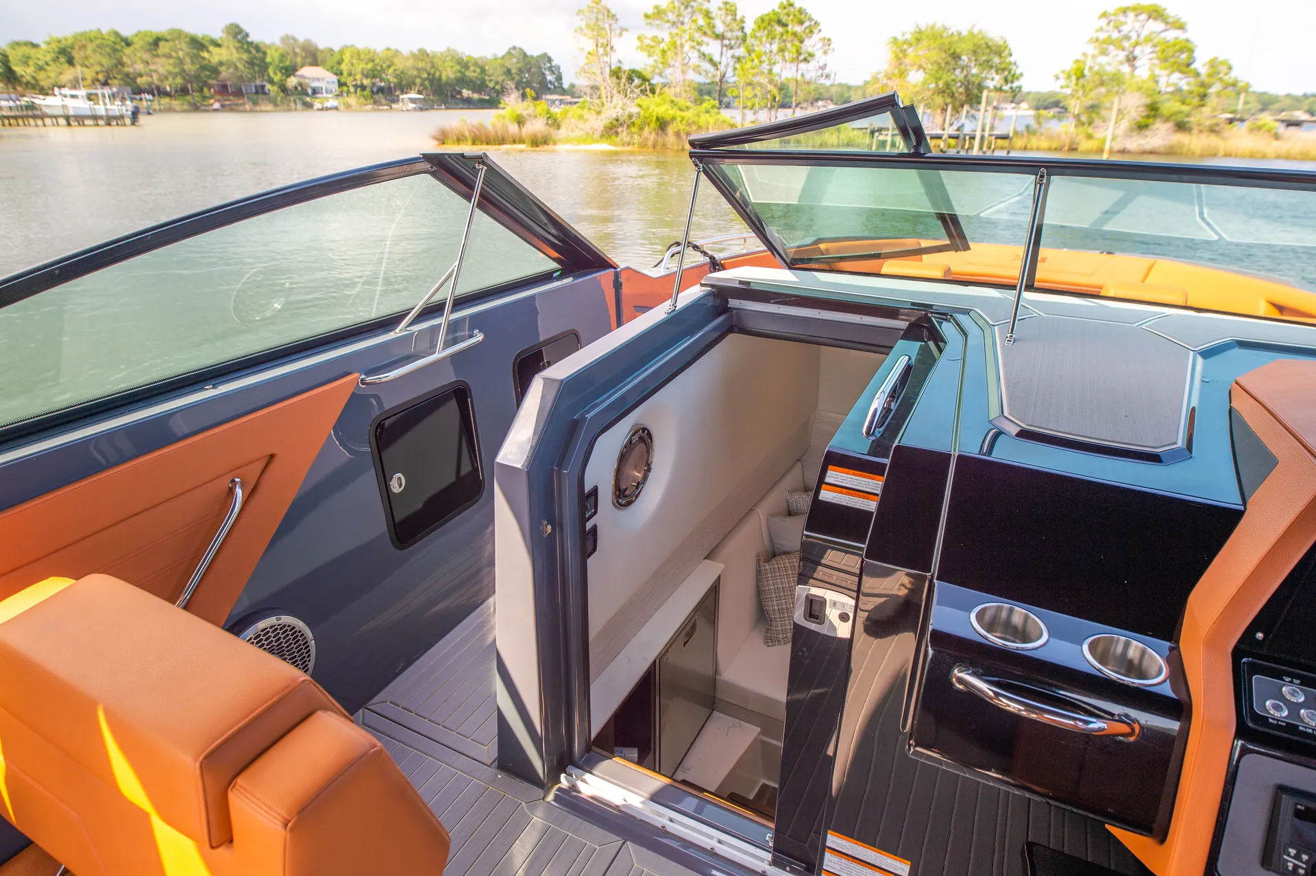 BRAND NEW South Beach Edition Cruisers 34 GLS Day Cruiser