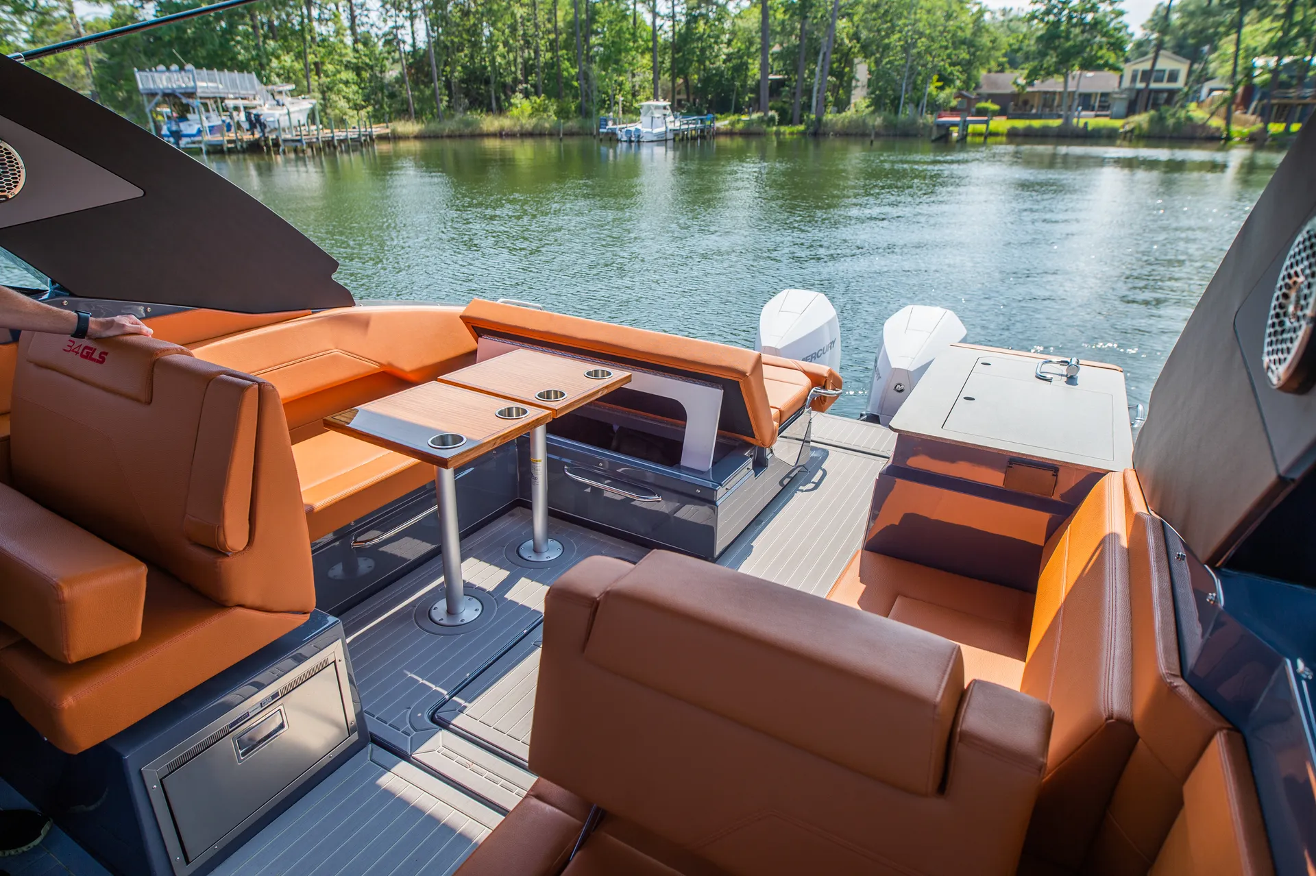 BRAND NEW South Beach Edition Cruisers 34 GLS Day Cruiser