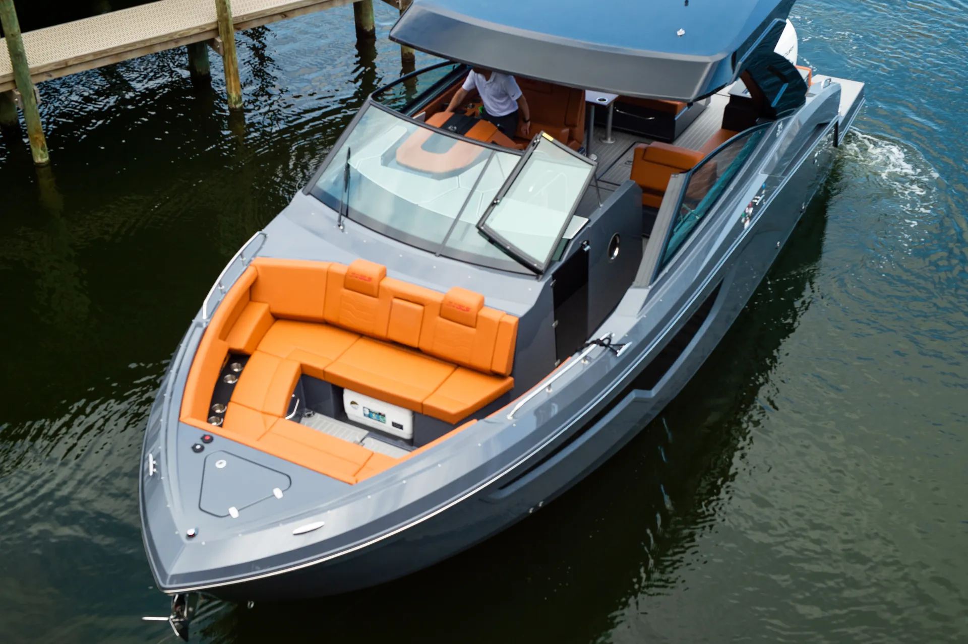 BRAND NEW South Beach Edition Cruisers 34 GLS Day Cruiser