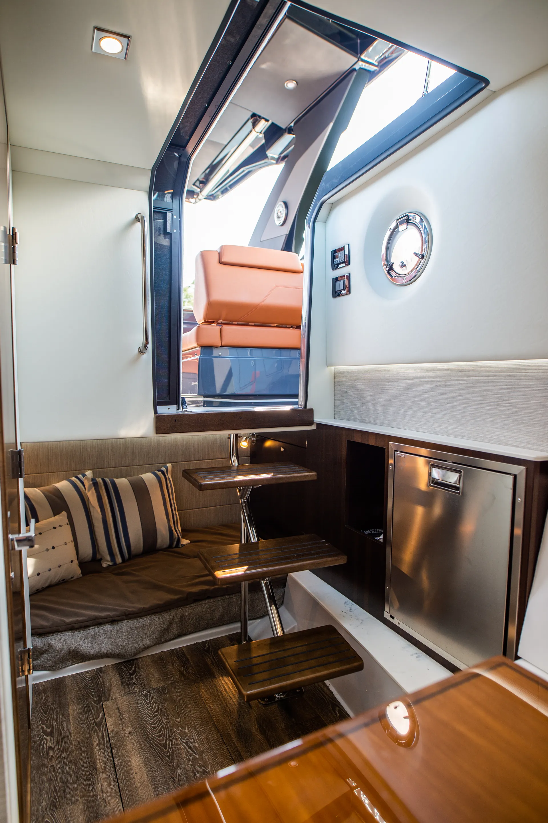 BRAND NEW South Beach Edition Cruisers 34 GLS Day Cruiser