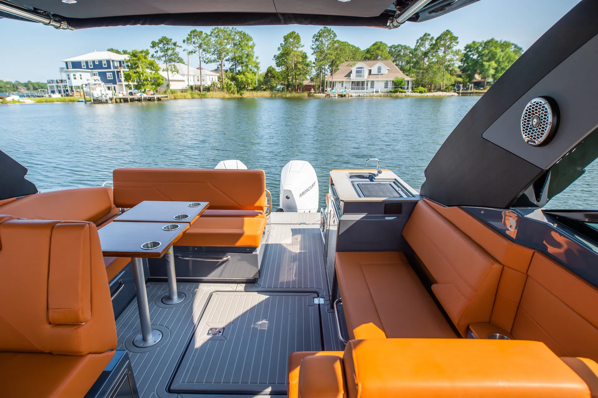 BRAND NEW South Beach Edition Cruisers 34 GLS Day Cruiser