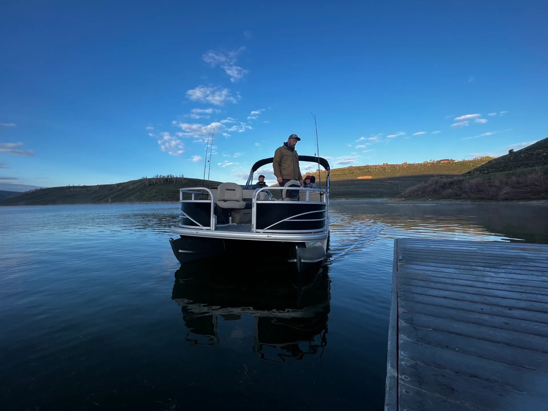 Pontoon Boat. 20 foot, 90 horse. Multi-day discount!