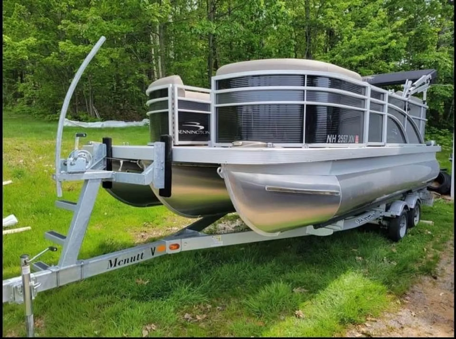 Ready at the Dock – Relax, Cruise, Repeat on Your Perfect Lake Day
