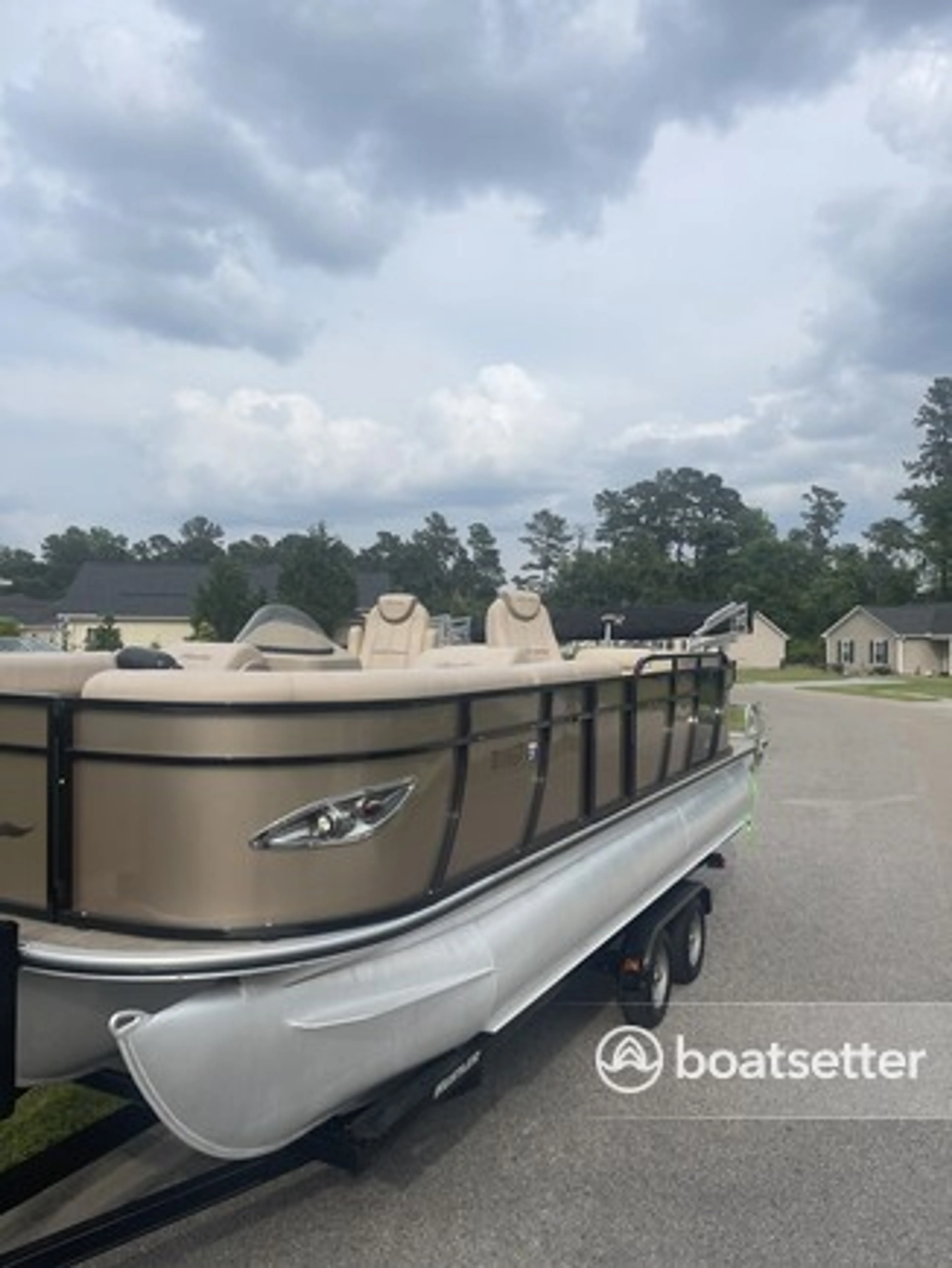 Rent a ENCORE BENTLEY BENTLEY ENCORE 223 CRUISE TT in Socastee, SC on