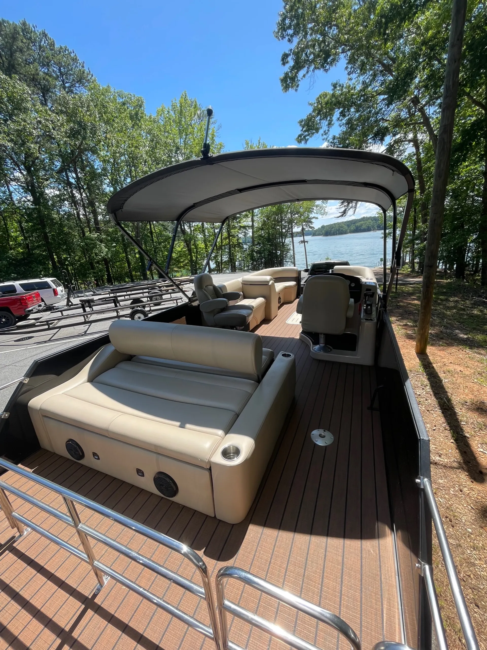 24’ Bentley Tritoon **200HP on Lake Lanier