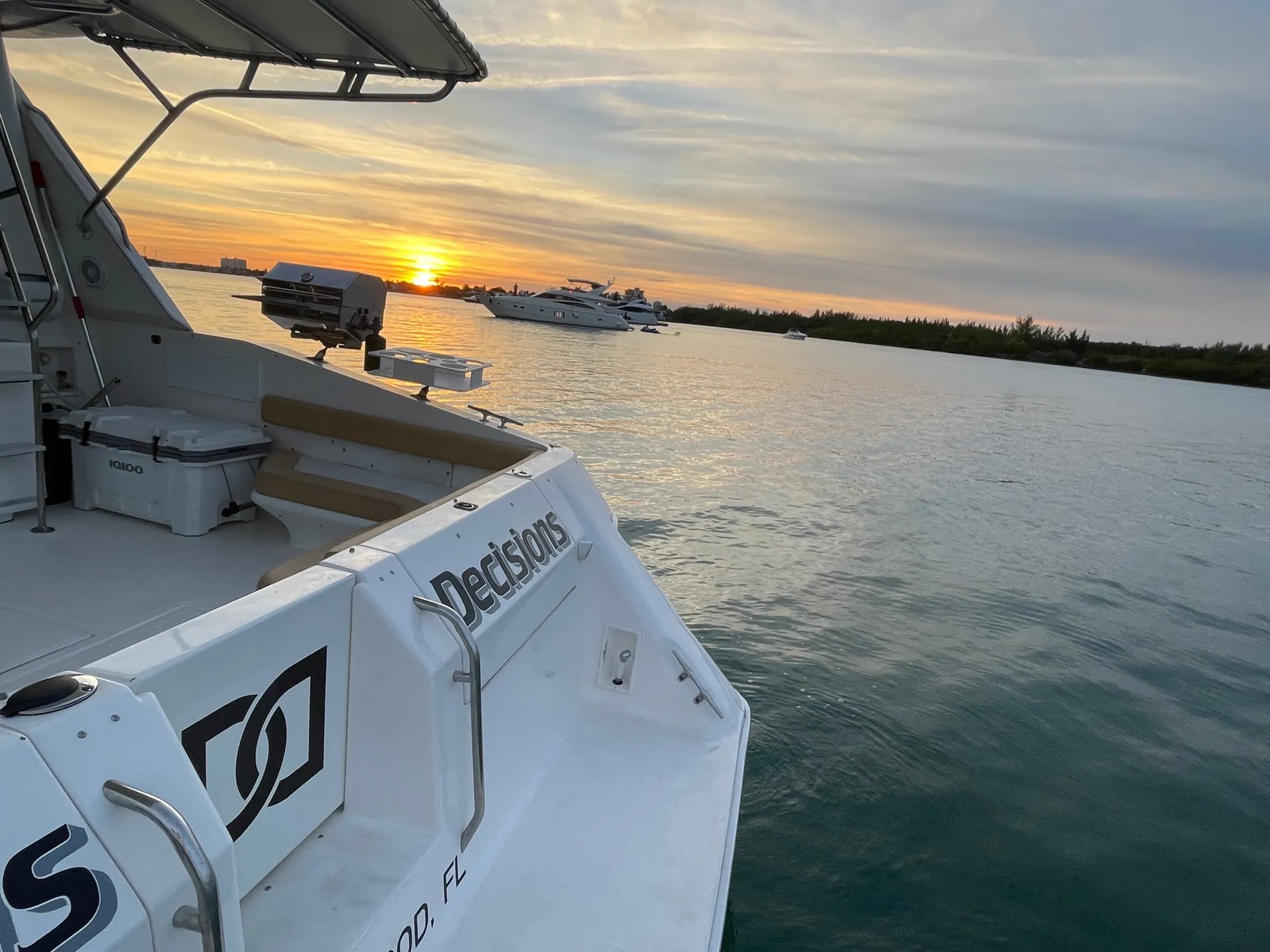 55’ Sea Ray - CHARTER TODAY!