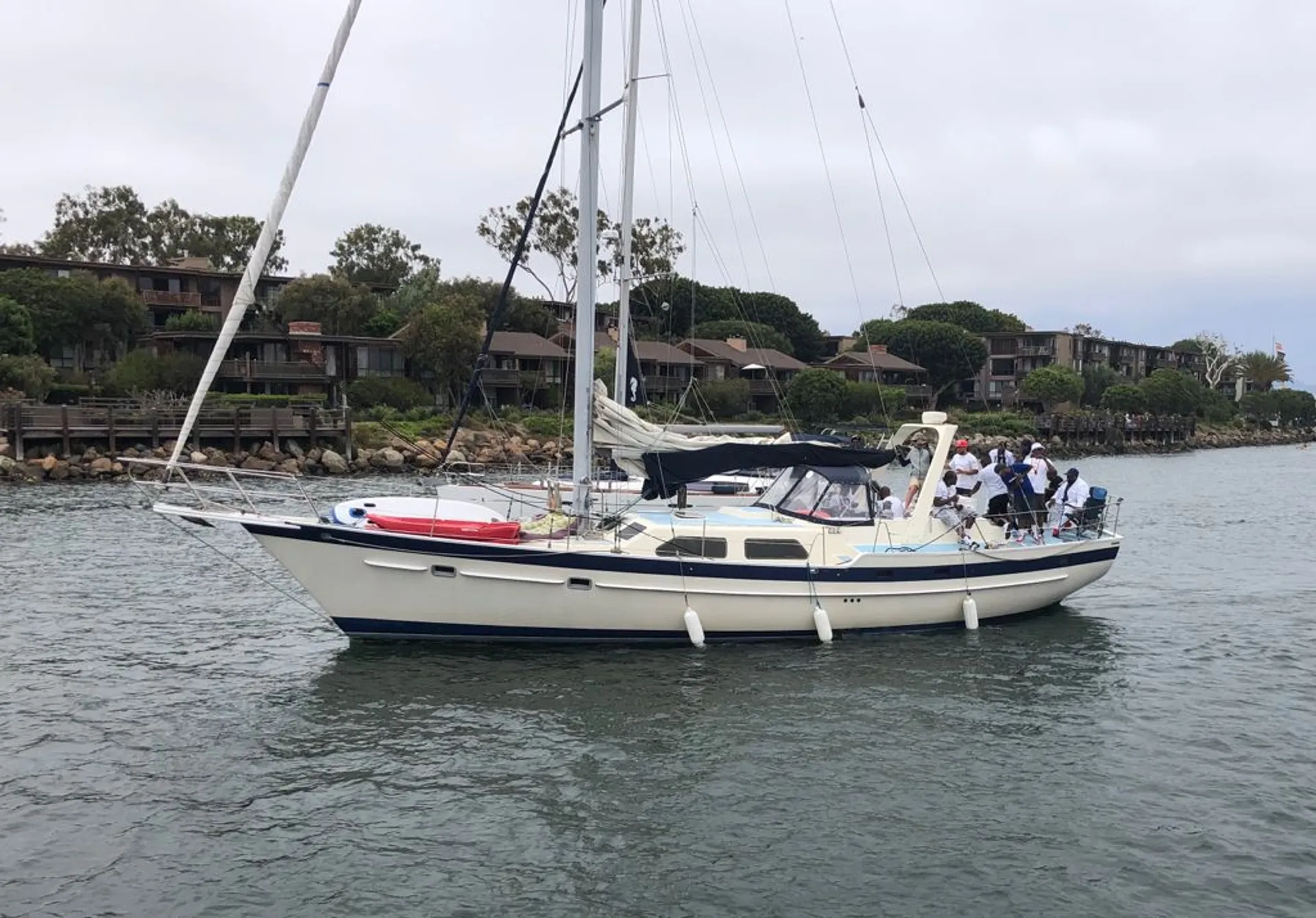 52' Sailing for Up to 12 Guests with Kayaks and Paddleboard in LA