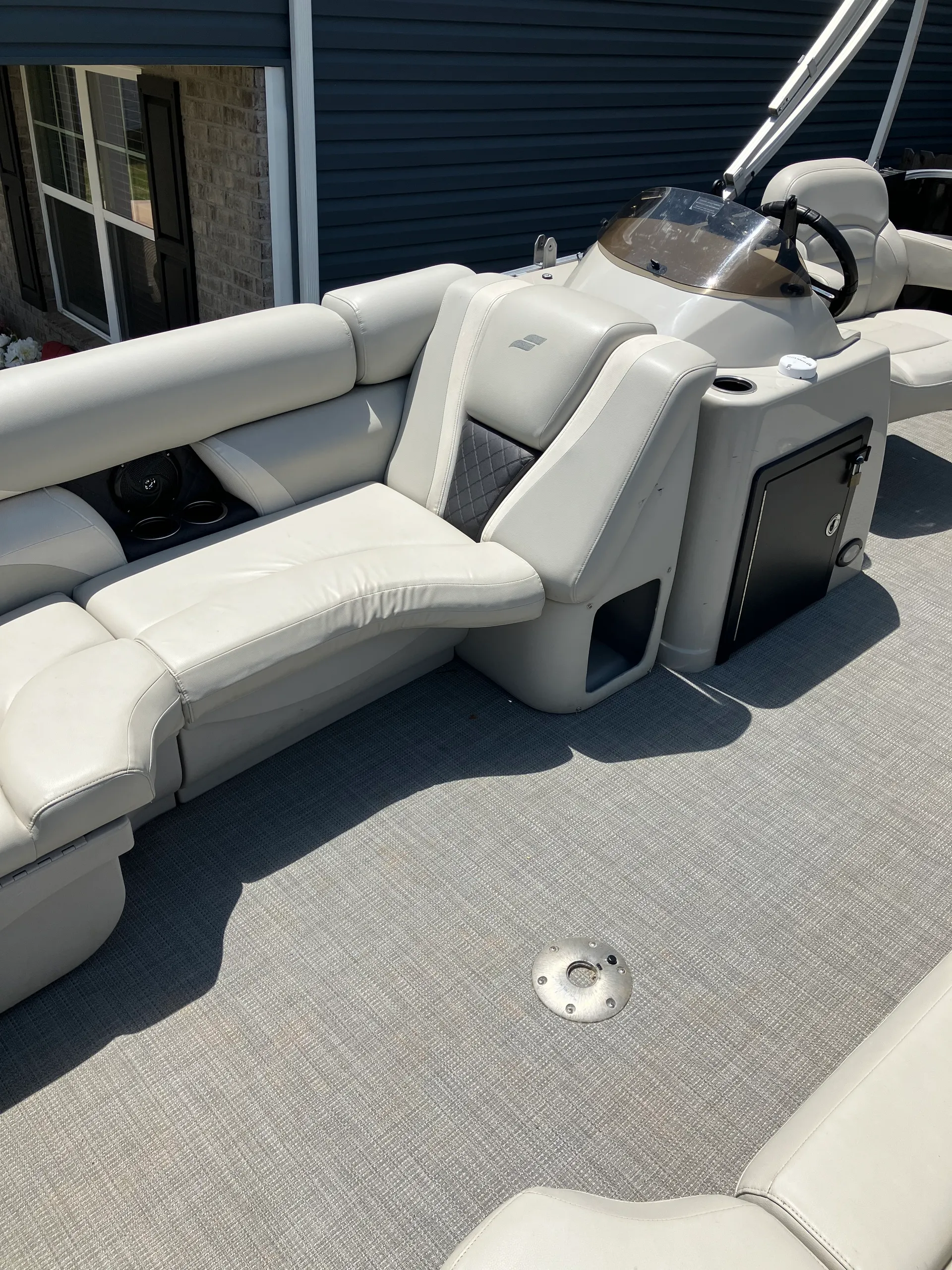Family/Fishing Pontoon (With Extras)