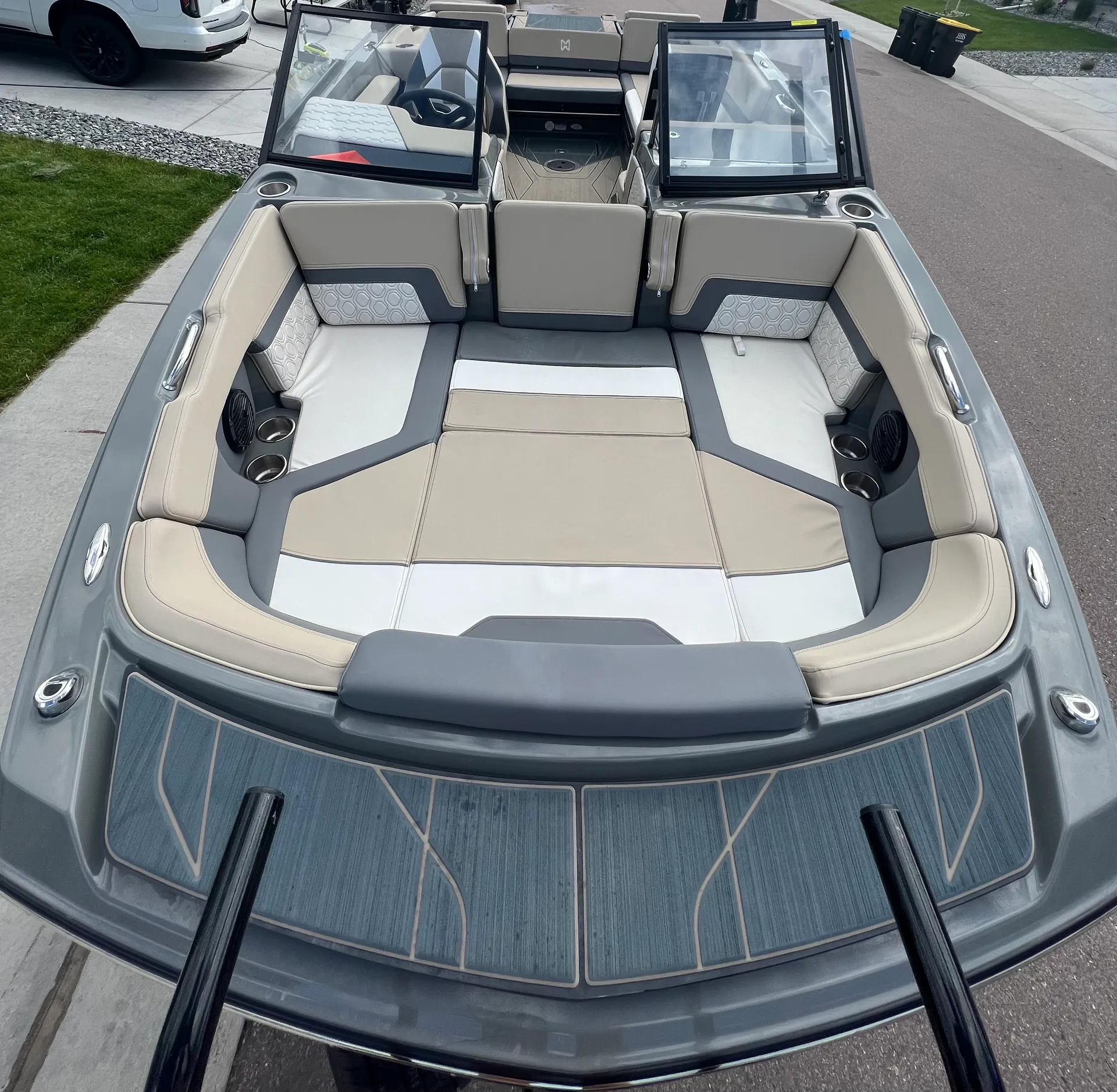 Brand New Wake Surf Boat -Chartered-Surf Lessons-Tubing-& More!