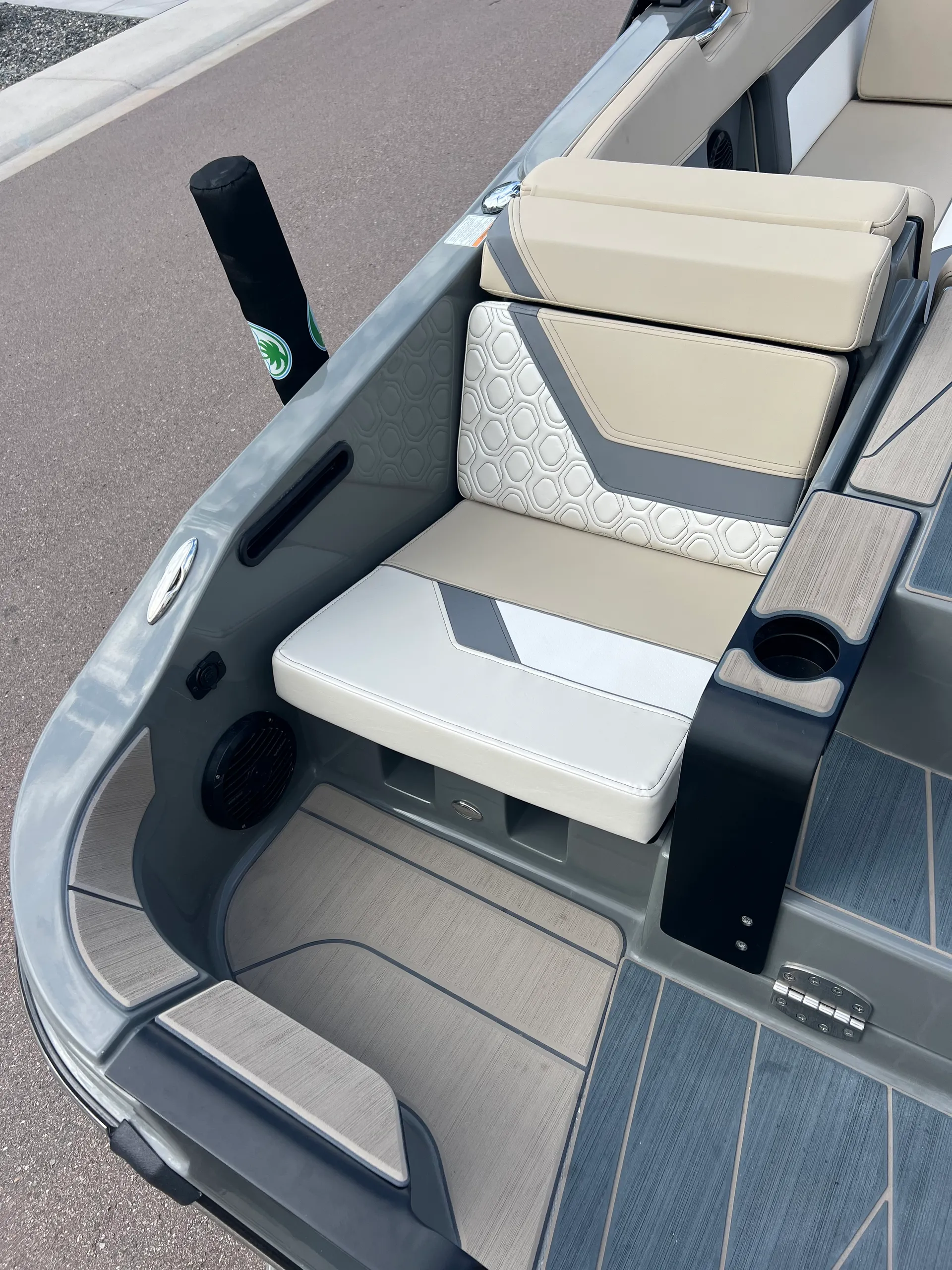 Brand New Wake Surf Boat -Chartered-Surf Lessons-Tubing-& More!