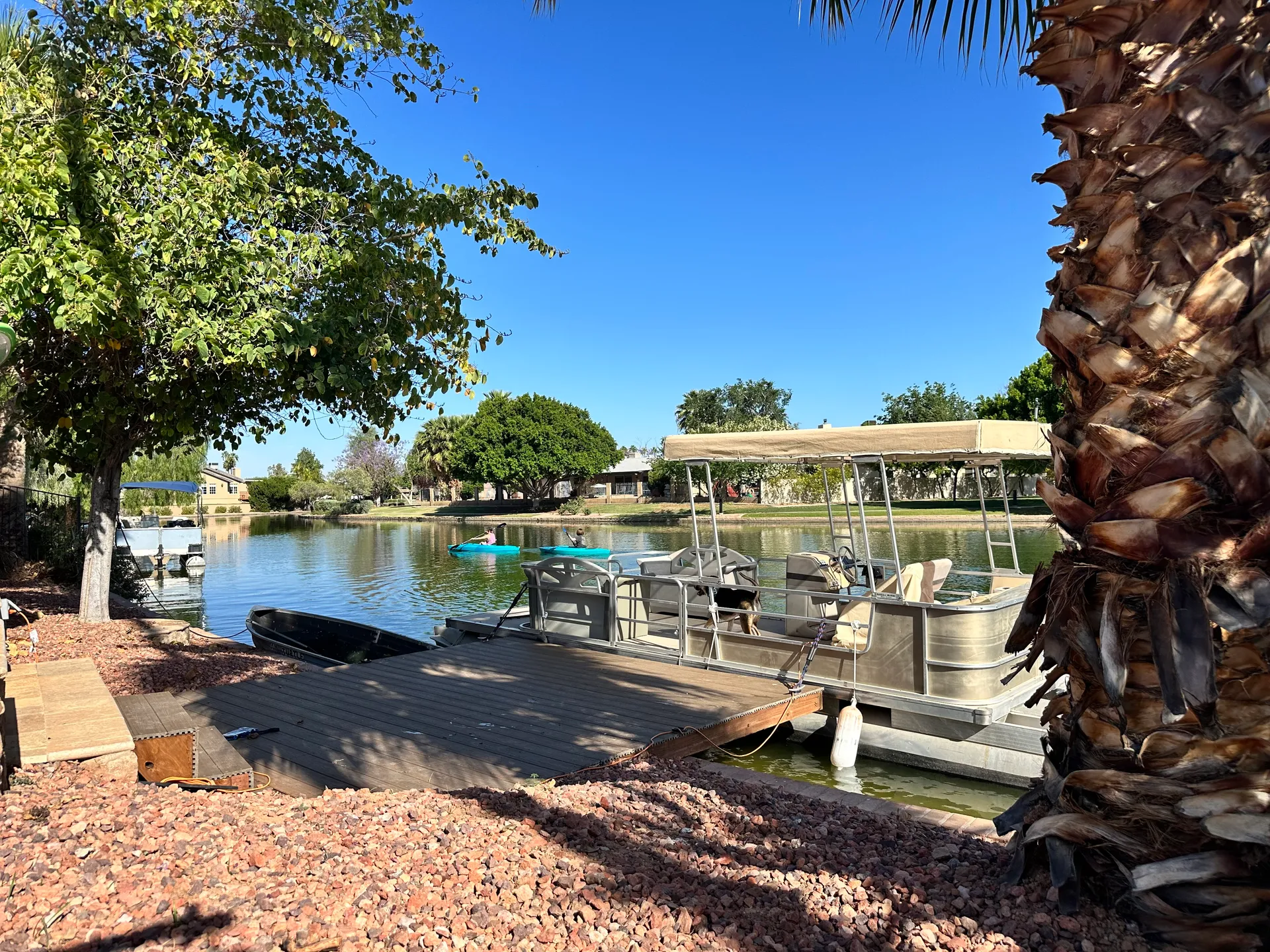 24' Pontoon Boat @ H2O Sanctuary (for Guests only)