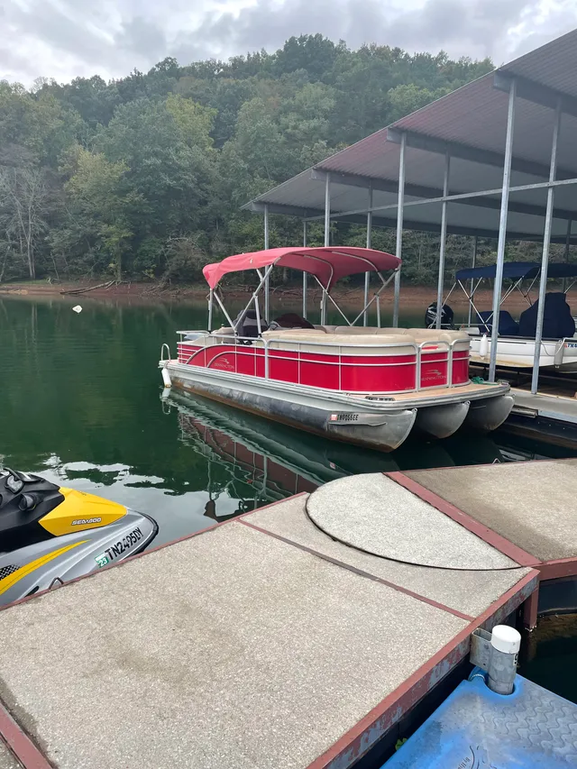 Rent a Bennington Marine pontoon in Andersonville, TN near me