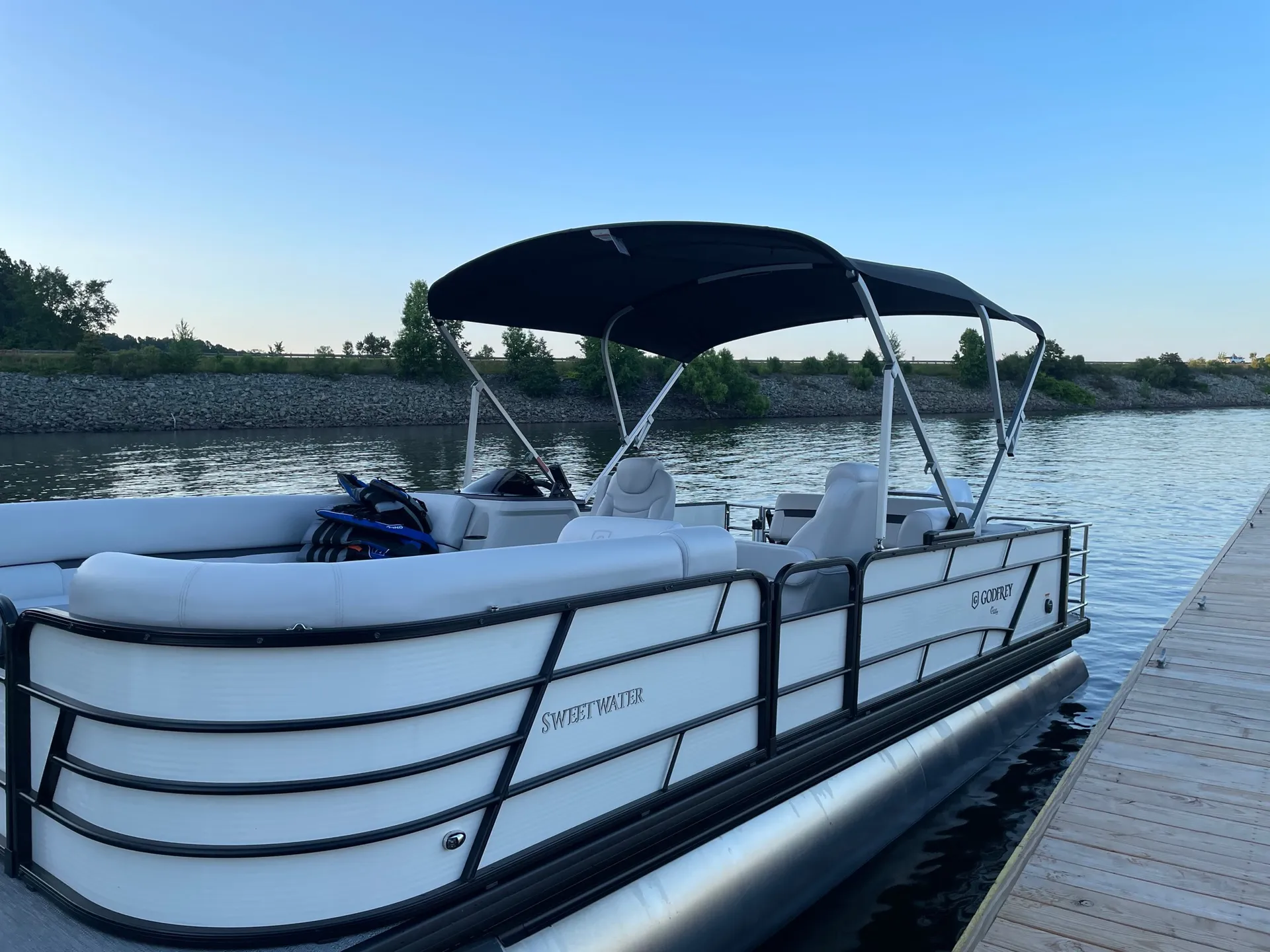 Jordan Lake FREE tube, noodles, floats, water loungers!!