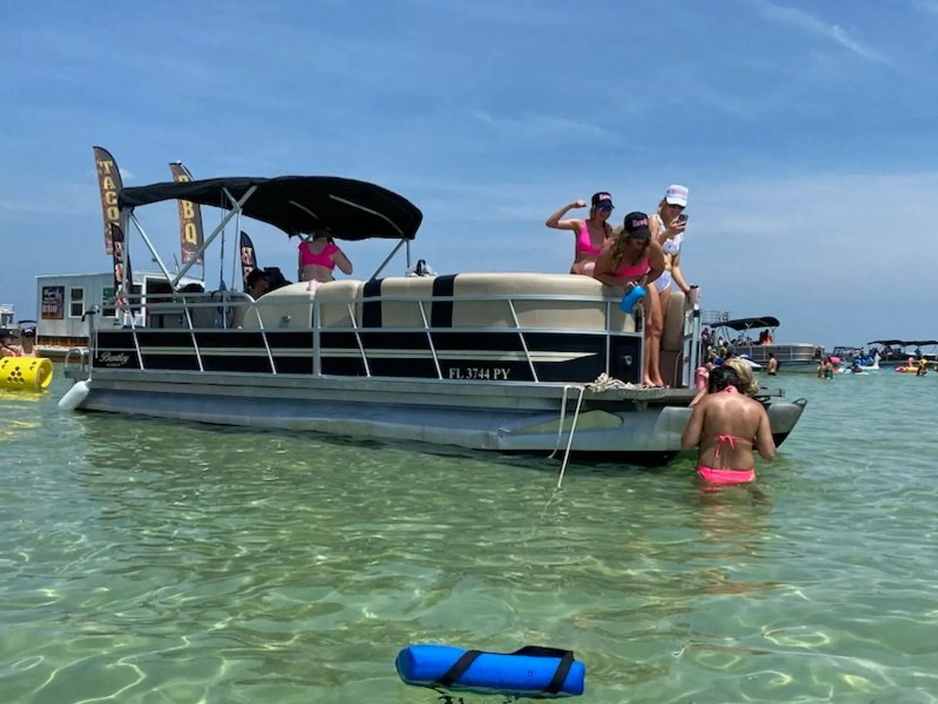 Pontoon Party!! For all gatherings (Paddleboard,Lily Pad, Inflatables)