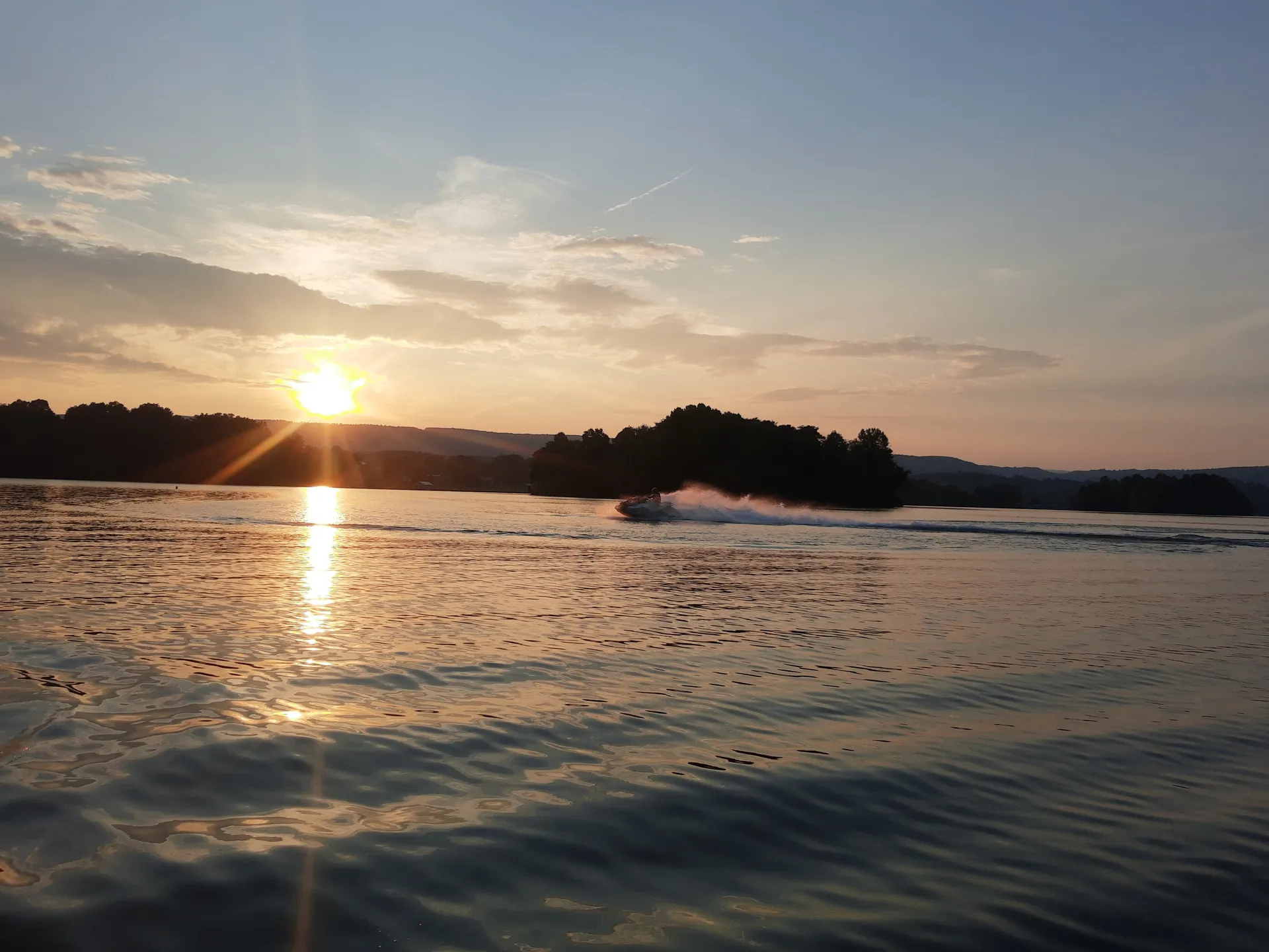 Watts Bar Lake guided Pontoon Boat Rental Island Sunset Excursions
