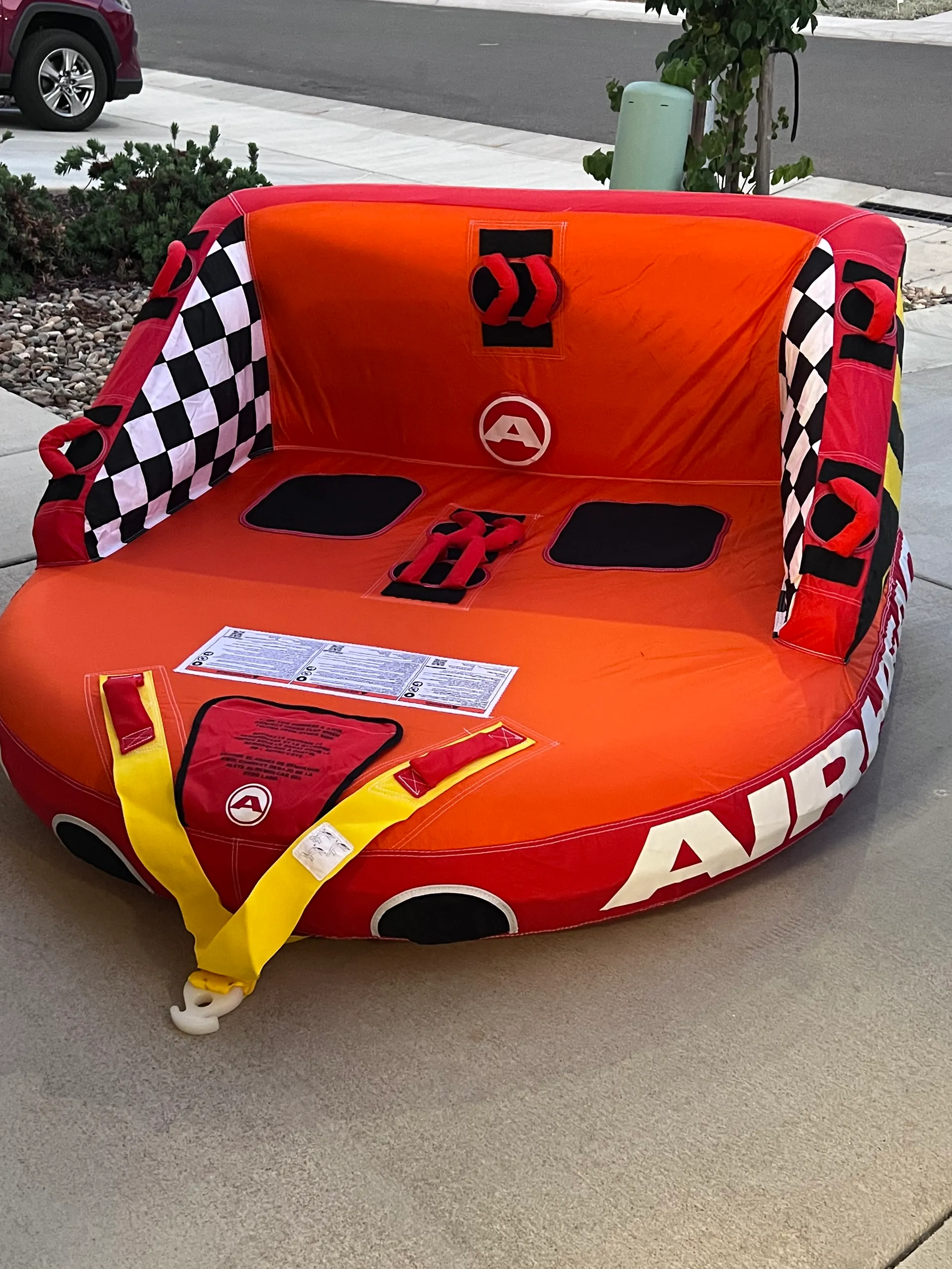 Folsom Lake’s #1 Boat Rentals: 18’ & 21’ Pontoons Ready to Book!