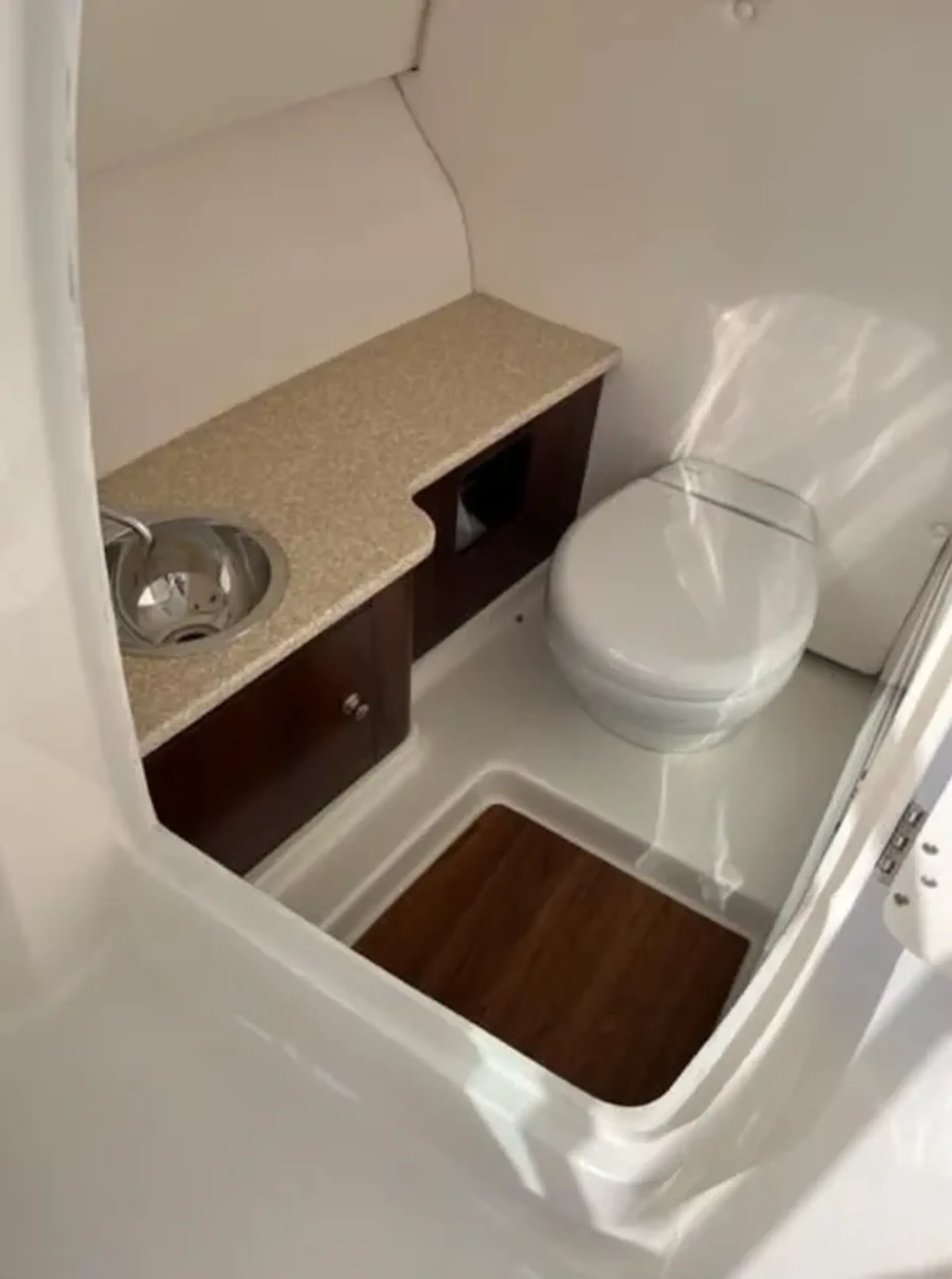 24’ Robalo on Lake Michigan, WITH A BATHROOM!