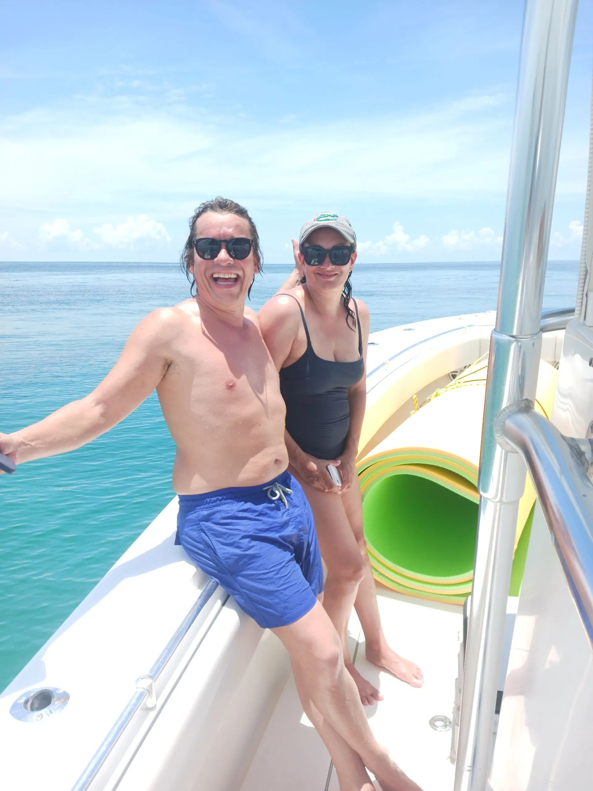 Explore the Stunning Waters of the Florida Keys Aboard Our 31’ Contend