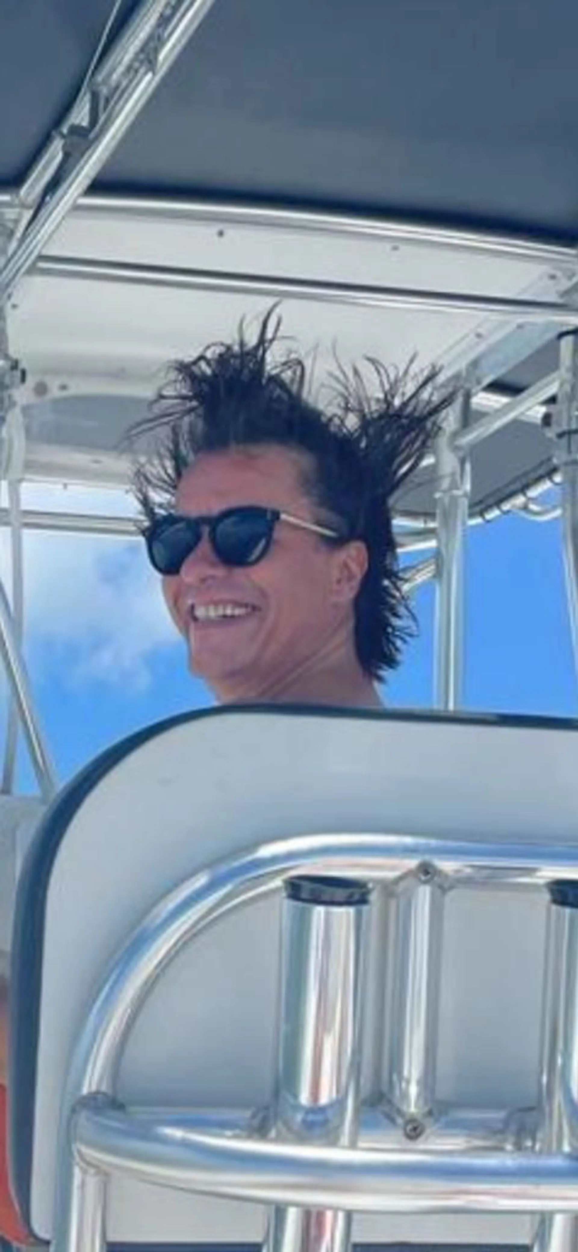 Explore the Stunning Waters of the Florida Keys Aboard Our 31’ Contend