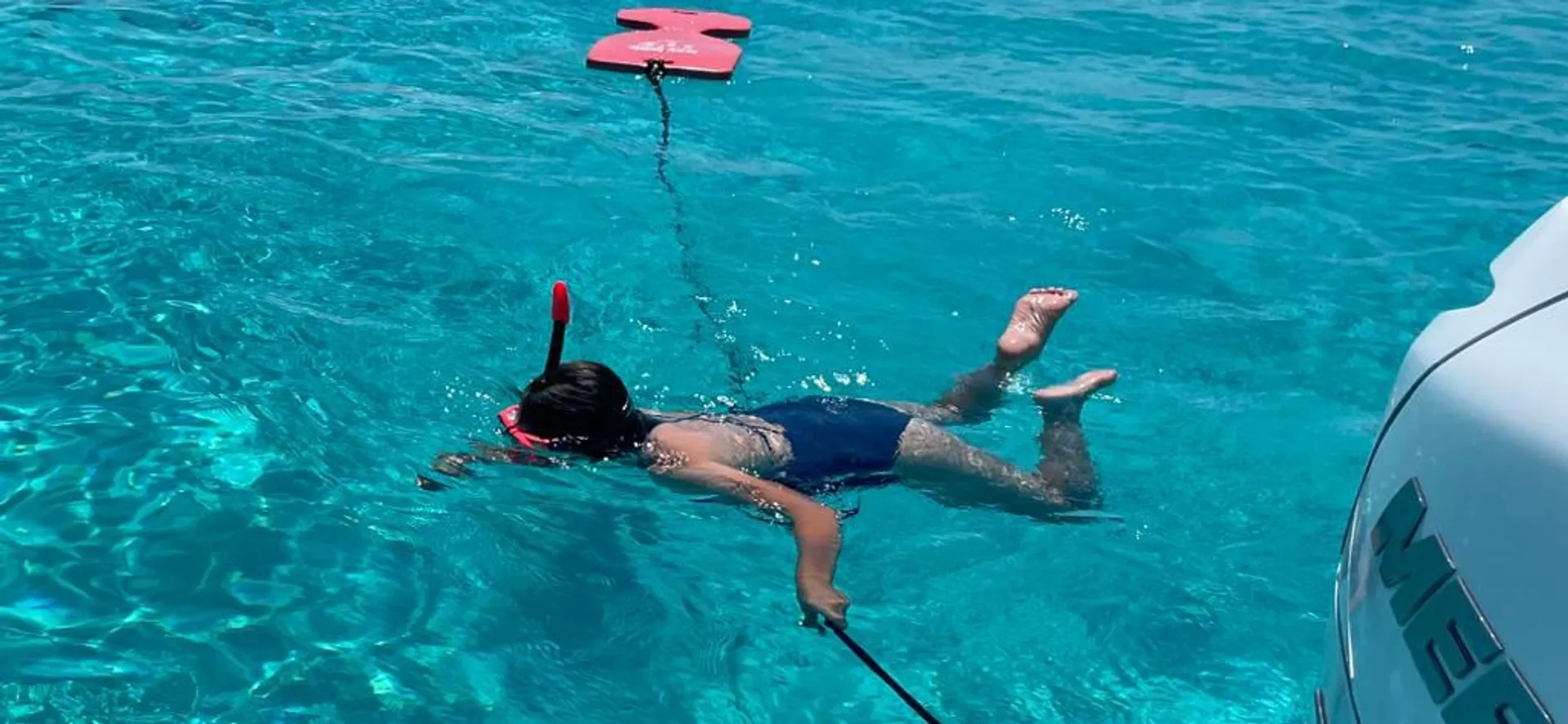 Explore the Stunning Waters of the Florida Keys Aboard Our 31’ Contend