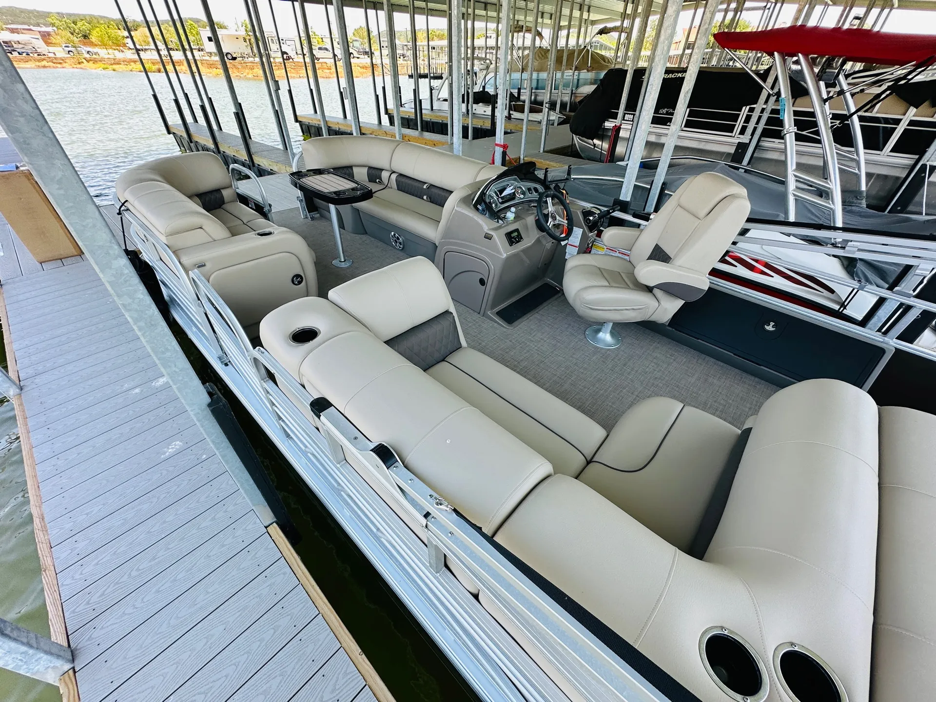 SUN TRACKER SPORTFISH 22 DLX in Graford, TX — photo 4