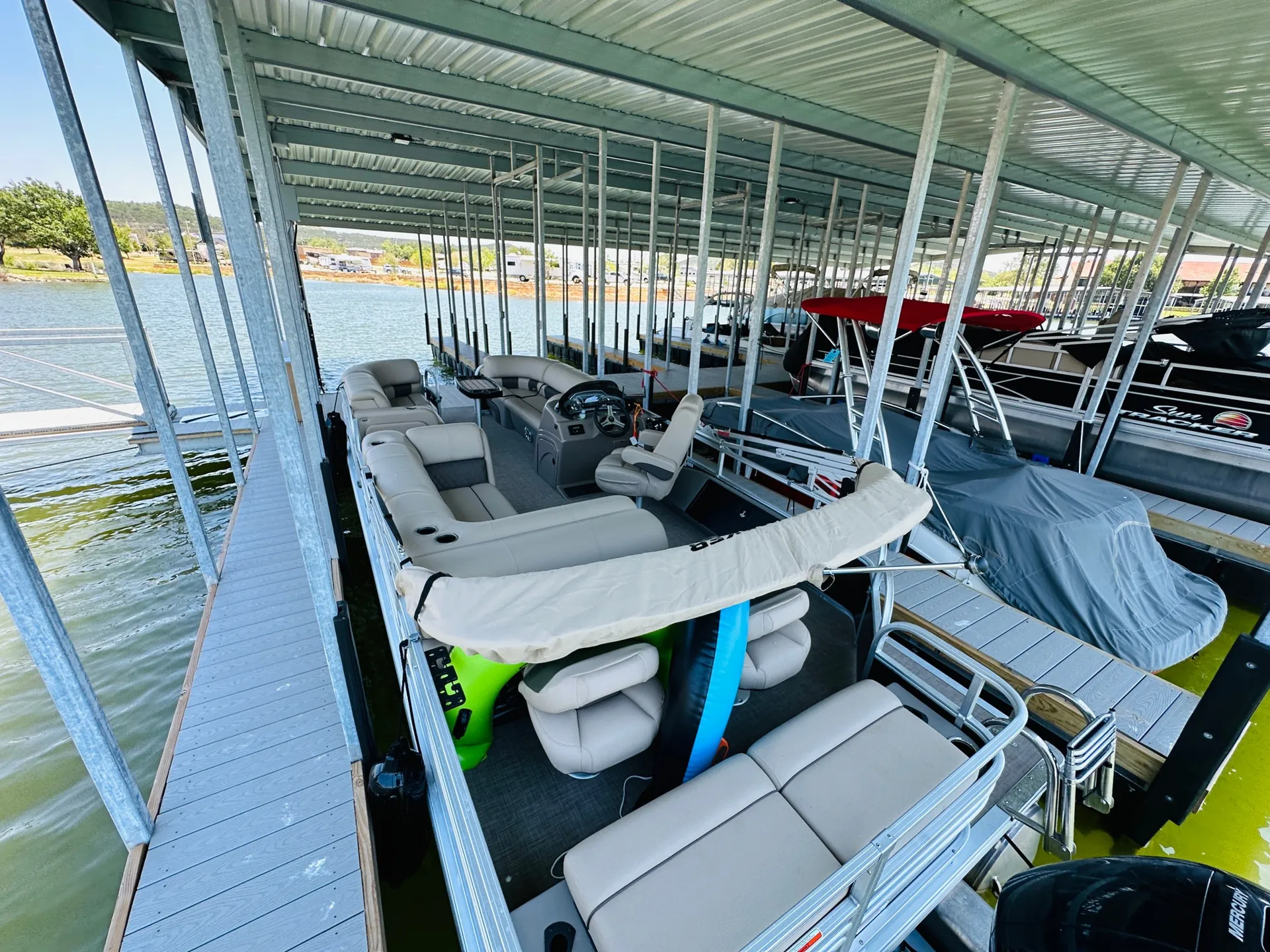 SUN TRACKER SPORTFISH 22 DLX in Graford, TX — photo 5