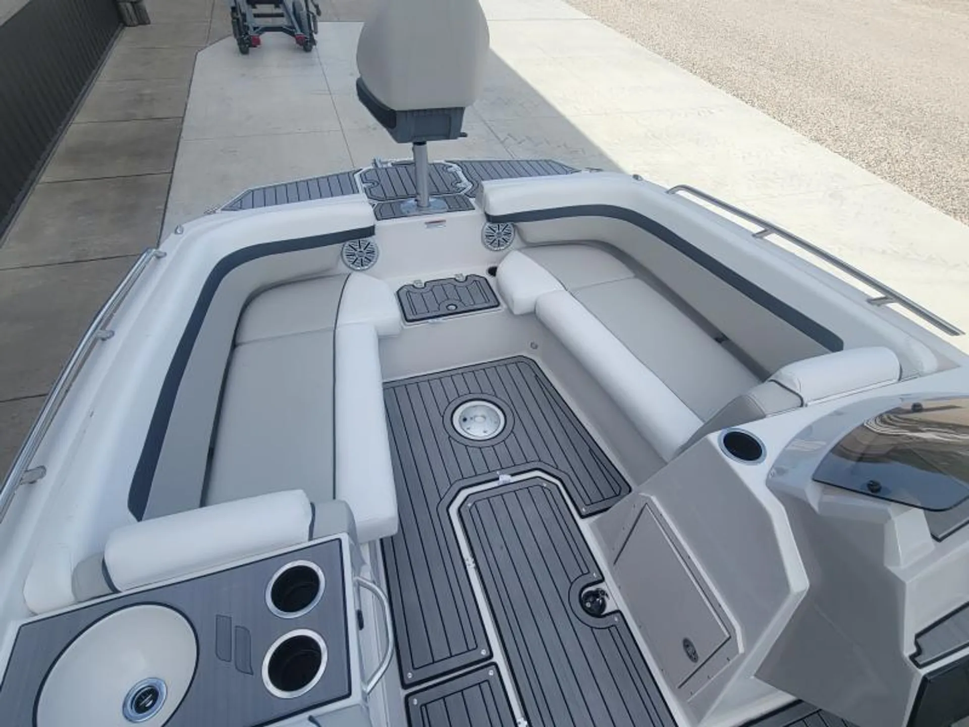 SUPERB BOAT 9PAX | CRUISING DOLPHIN WATCH SUNBATHING SWIMMING  FISHING